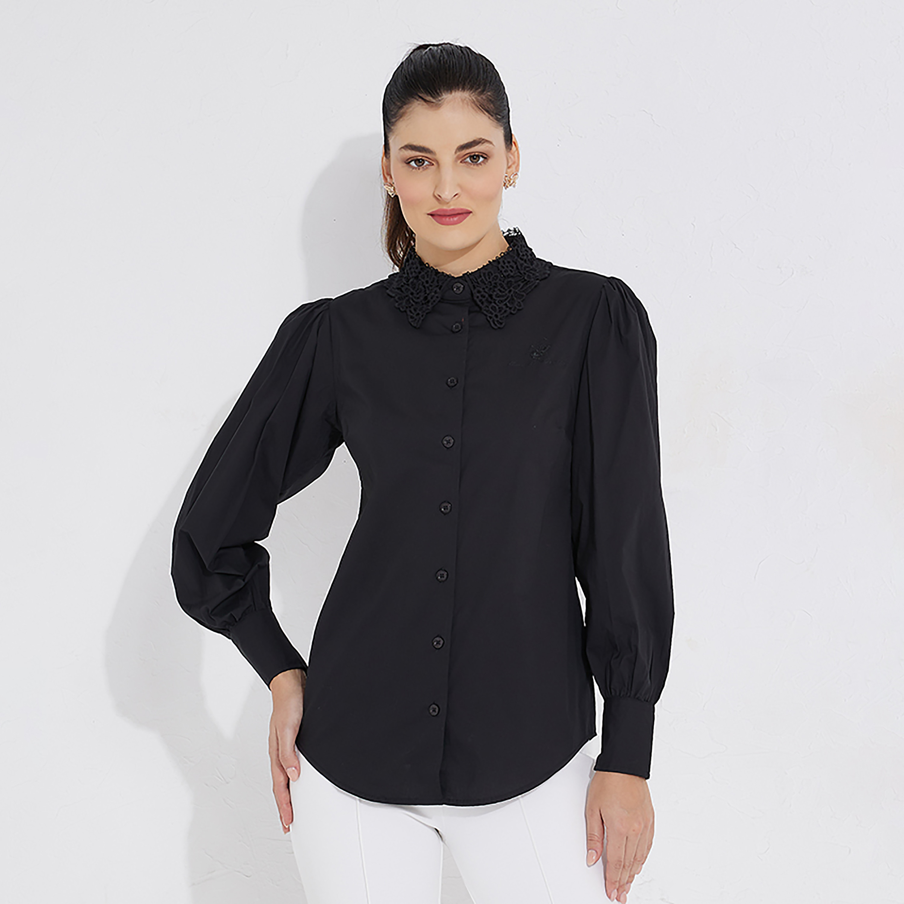 بلوزة بياقة سادة وأكمام طويلة من بيفرلي هيلز بولو كلوب-women-clothing-shirtsandblouses-blouses-image-1