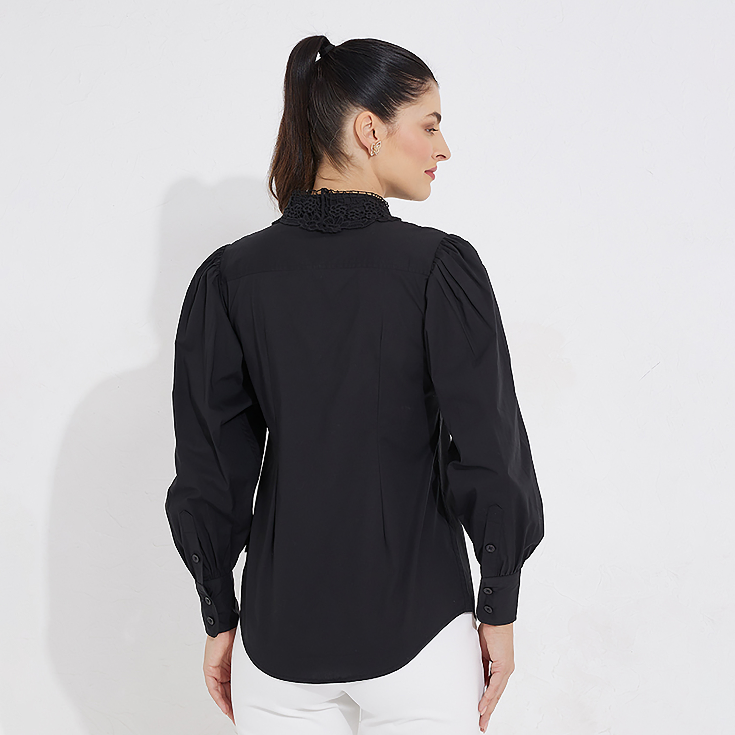 بلوزة بياقة سادة وأكمام طويلة من بيفرلي هيلز بولو كلوب-women-clothing-shirtsandblouses-blouses-image-4