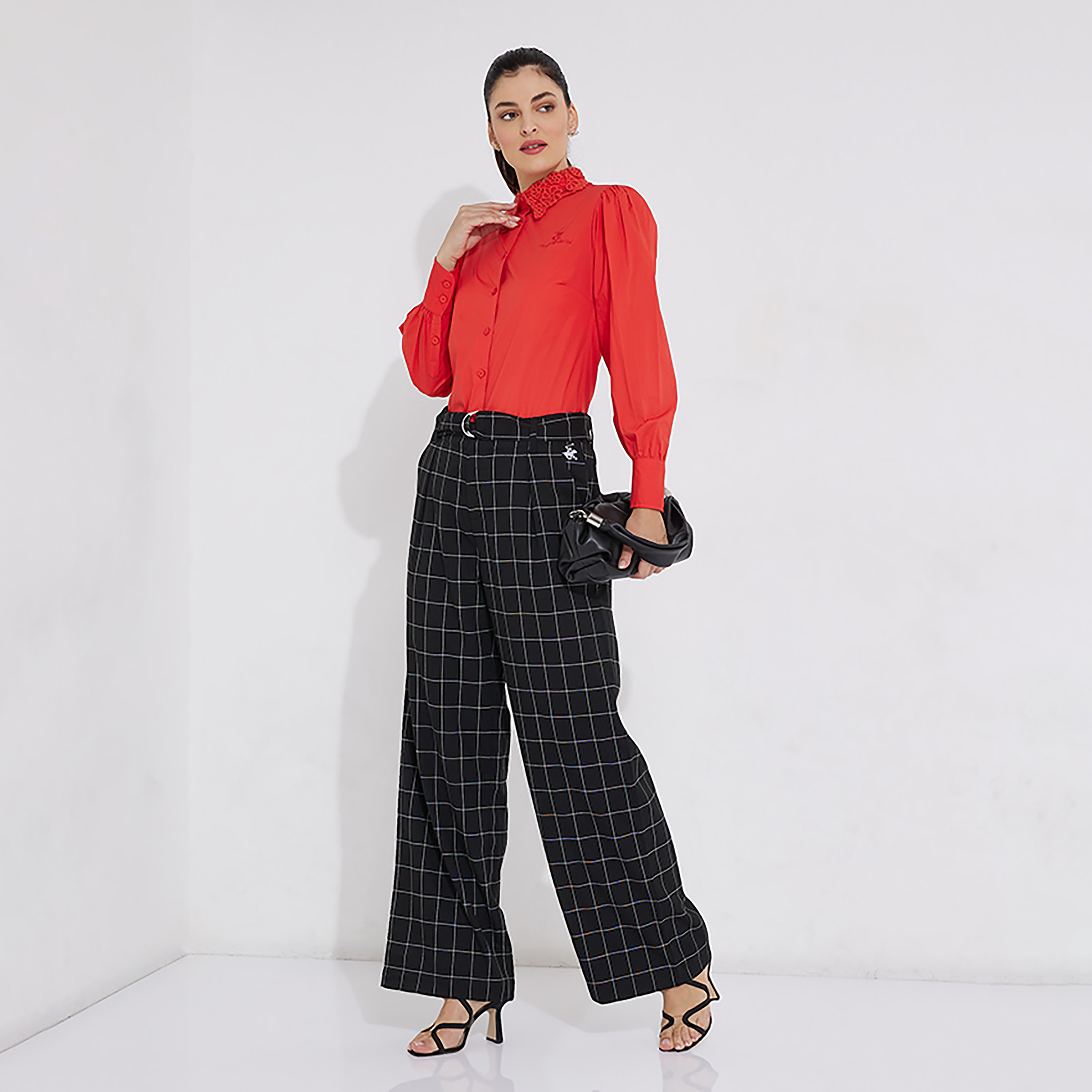 بلوزة بياقة سادة وأكمام طويلة من بيفرلي هيلز بولو كلوب-women-clothing-shirtsandblouses-blouses-image-6