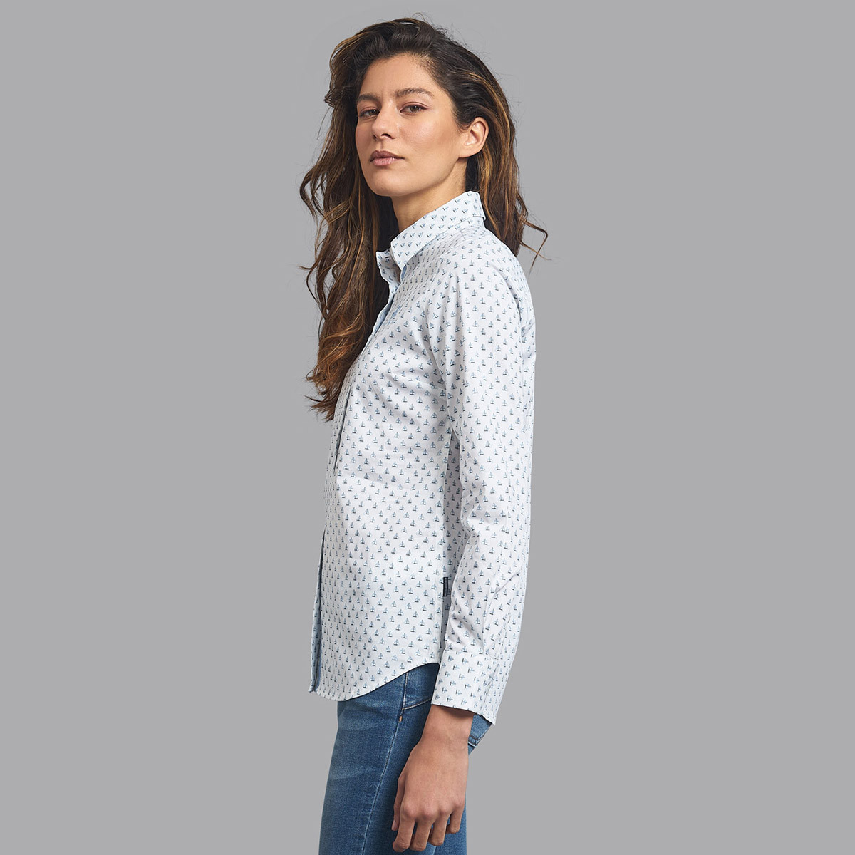 قميص بيفرلي هيلزبولو كلوب مطبوع بياقة وأكمام طويلة مع لون أبيض للنساء-women-clothing-shirtsandblouses-blouses-image-4