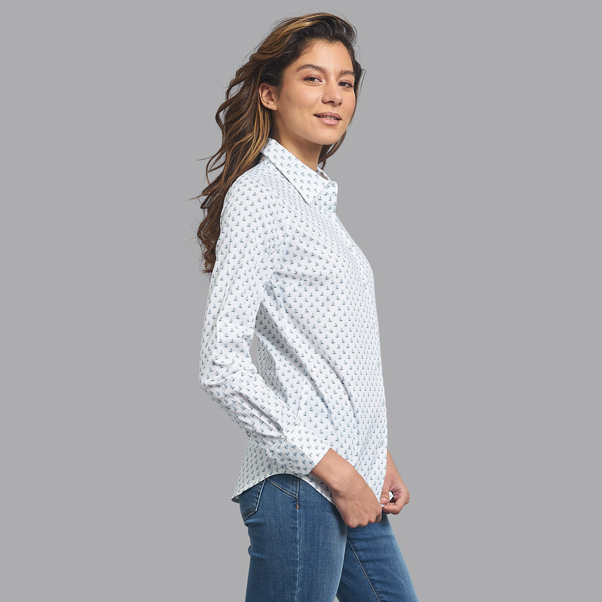 قميص بيفرلي هيلزبولو كلوب مطبوع بياقة وأكمام طويلة مع لون أبيض للنساء-women-clothing-shirtsandblouses-blouses-image-5