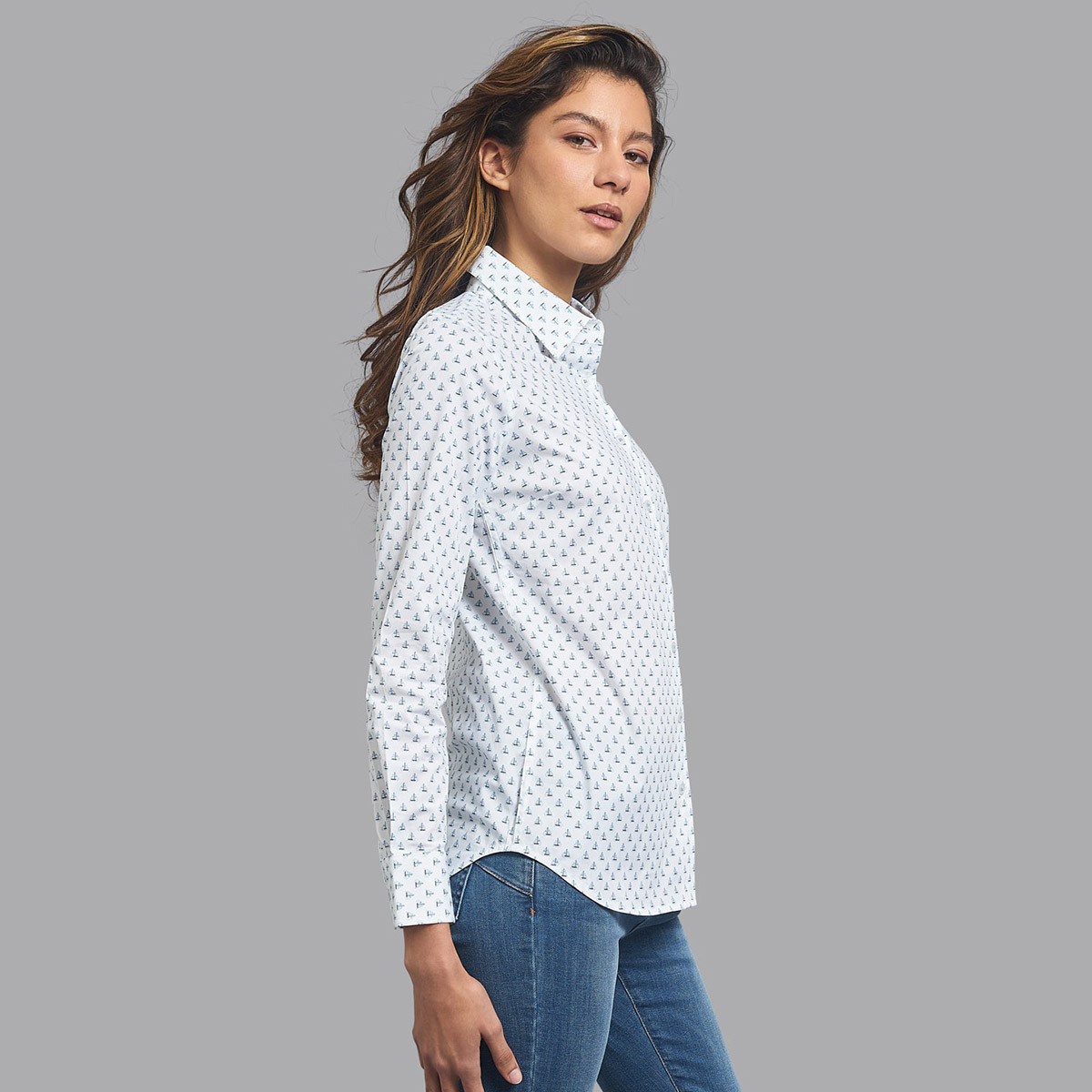قميص بيفرلي هيلزبولو كلوب مطبوع بياقة وأكمام طويلة مع لون أبيض للنساء-women-clothing-shirtsandblouses-blouses-image-6