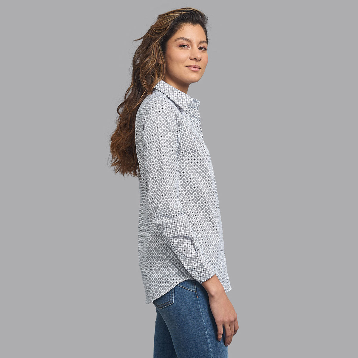 قميص بيفرلي هيلزبولو كلوب مطبوع بياقة وأكمام طويلة مع لون أبيض للنساء-women-clothing-shirtsandblouses-blouses-image-5