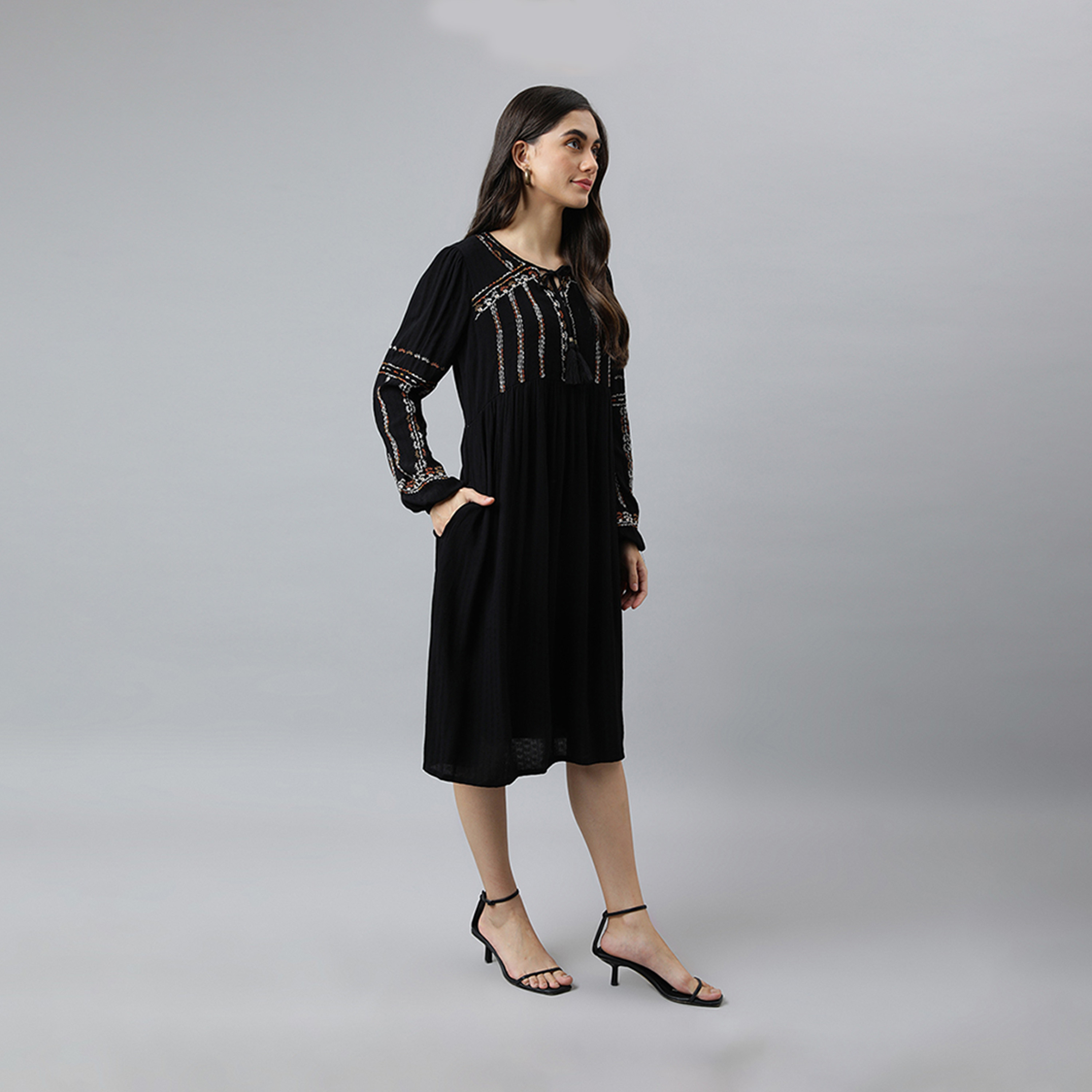 بيفرلي هيلز بولو كلوب- فستان نسائي متوسط الطول أكمام طويلة رقبة دائرية-women-clothing-dresses-image-3