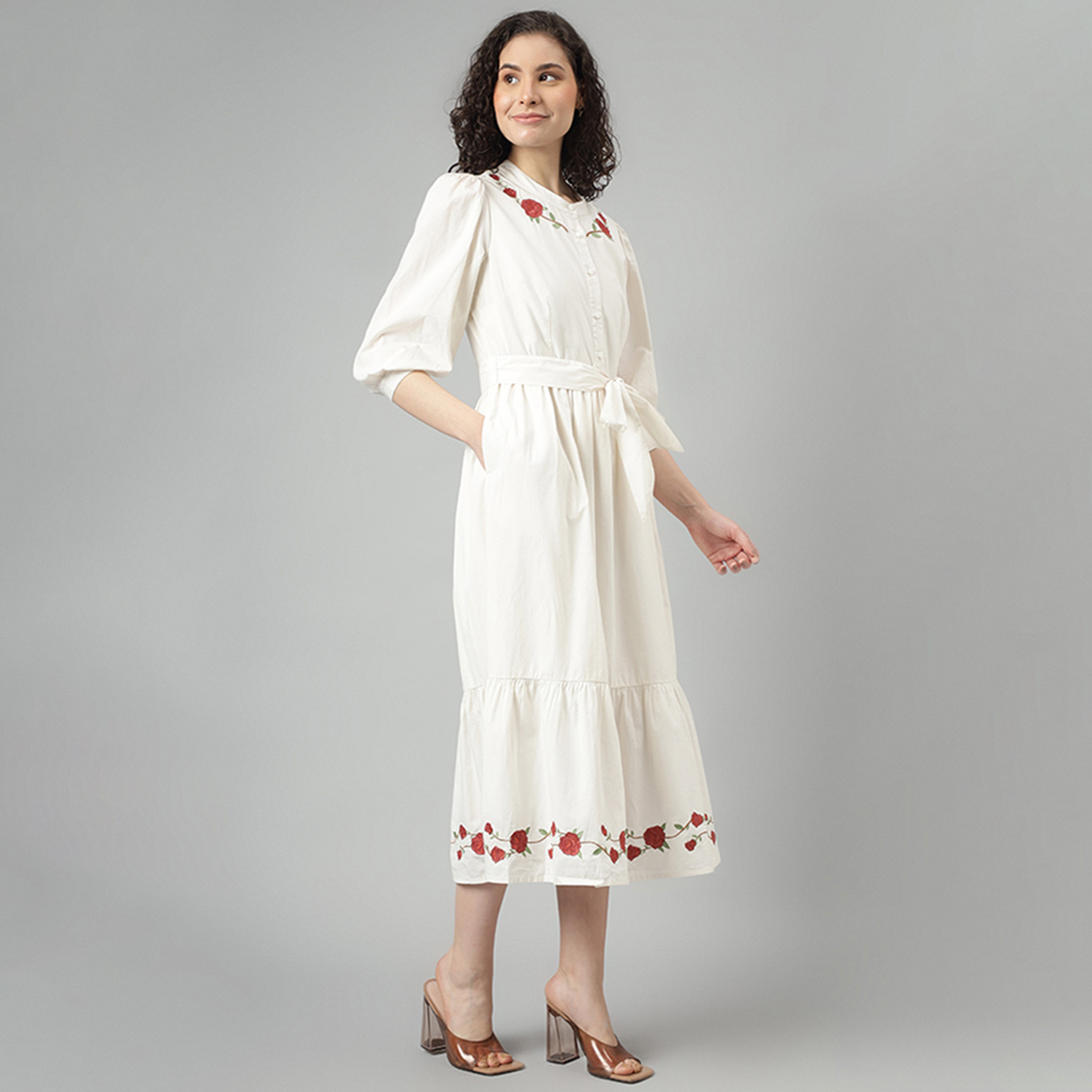 فستان نسائي ميدي ميدي مطرز أبيض مطرز، ياقة ماندرين بيضاء مطرز-women-clothing-dresses-image-2