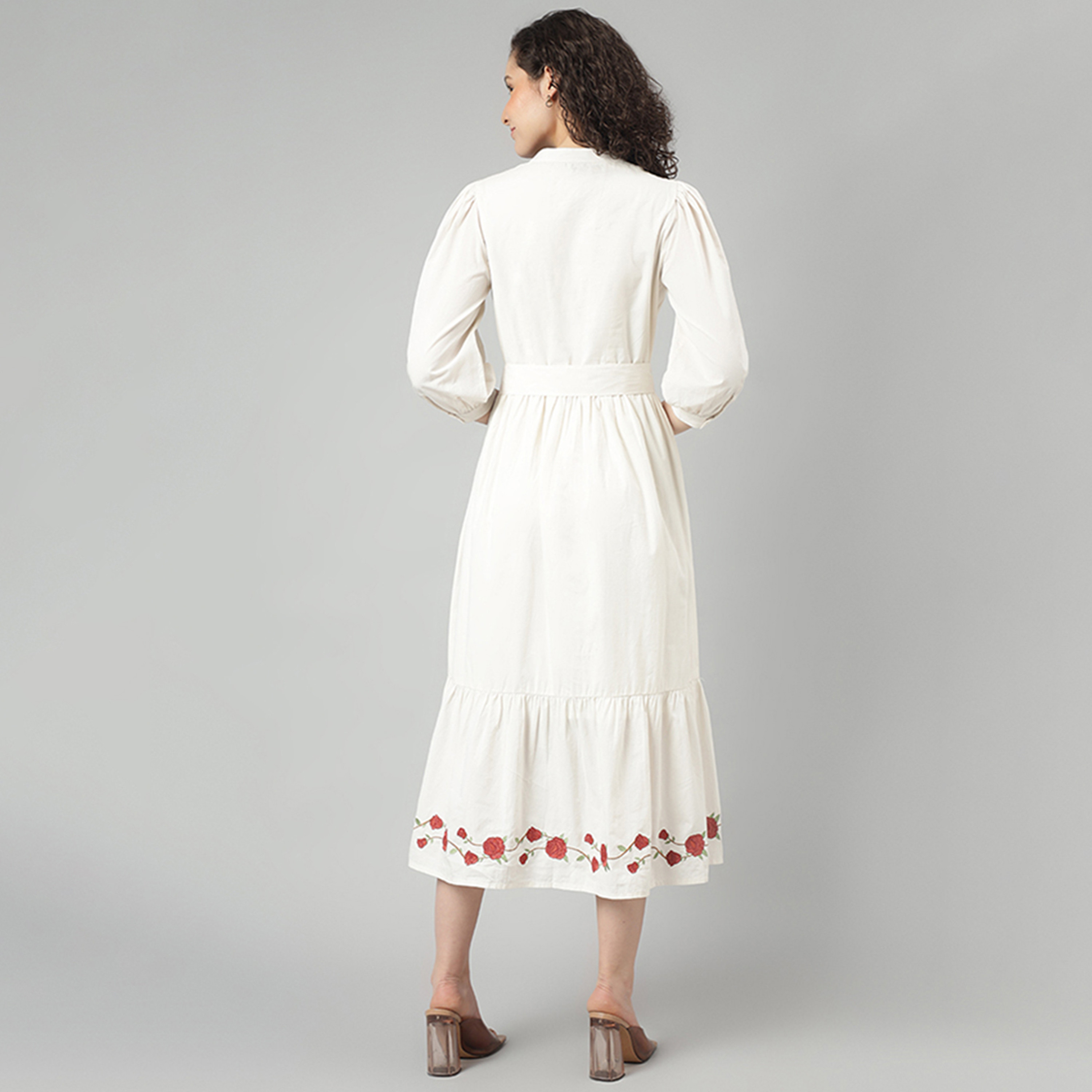 فستان نسائي ميدي ميدي مطرز أبيض مطرز، ياقة ماندرين بيضاء مطرز-women-clothing-dresses-image-4