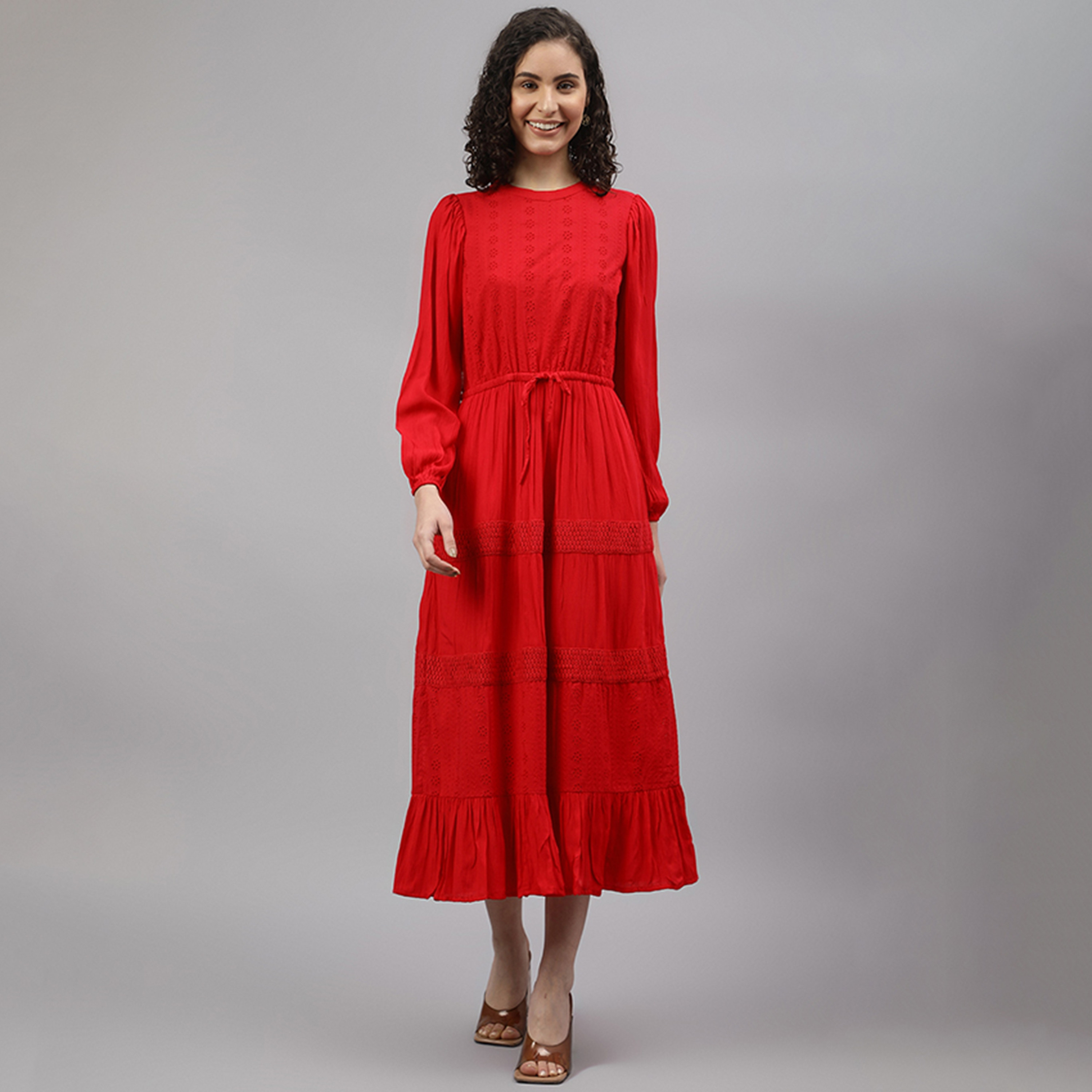 فستان ميدي بطيات بياقة دائرية سادة من بيفرلي هيلز بولو كلوب-women-clothing-dresses-image-1