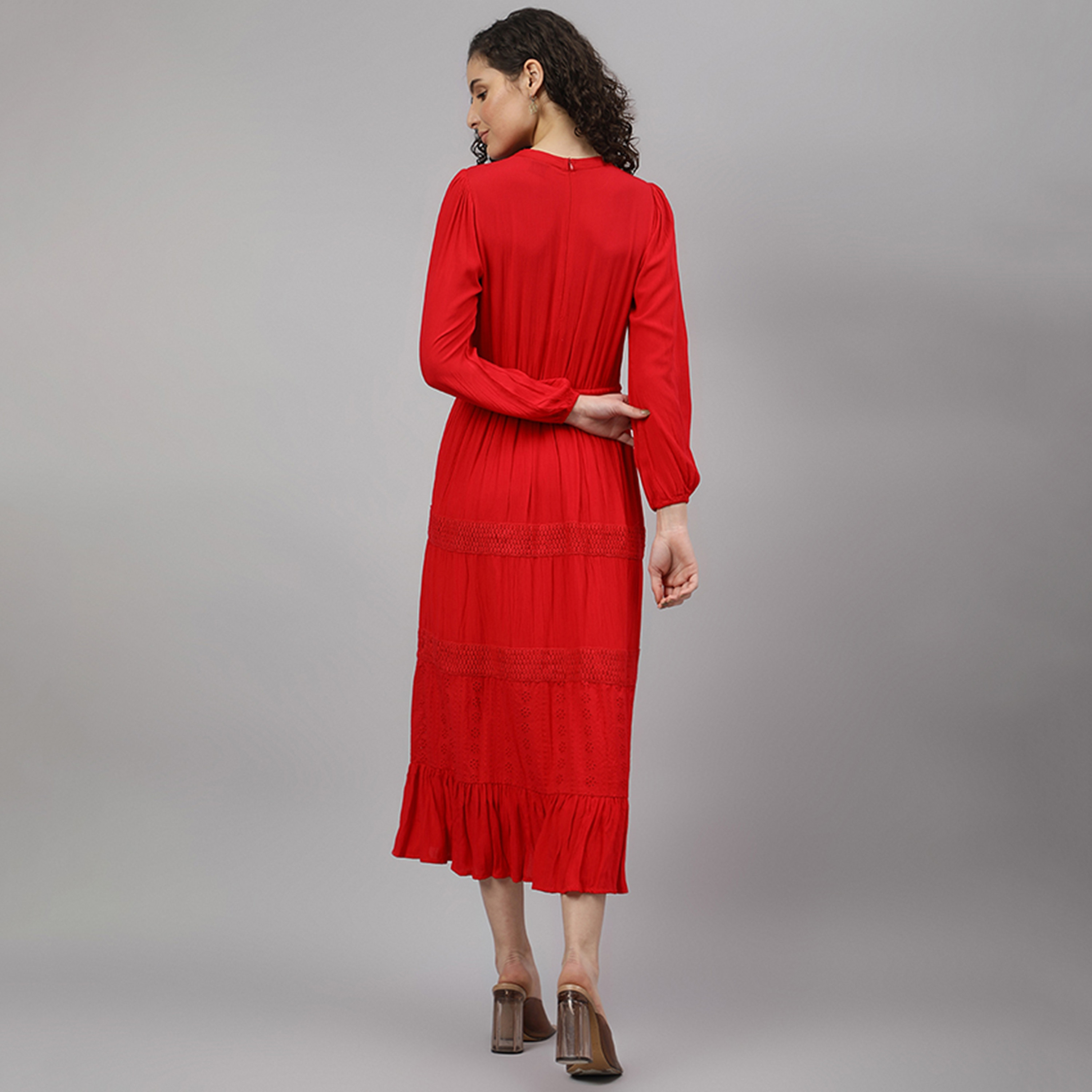 فستان ميدي بطيات بياقة دائرية سادة من بيفرلي هيلز بولو كلوب-women-clothing-dresses-image-3
