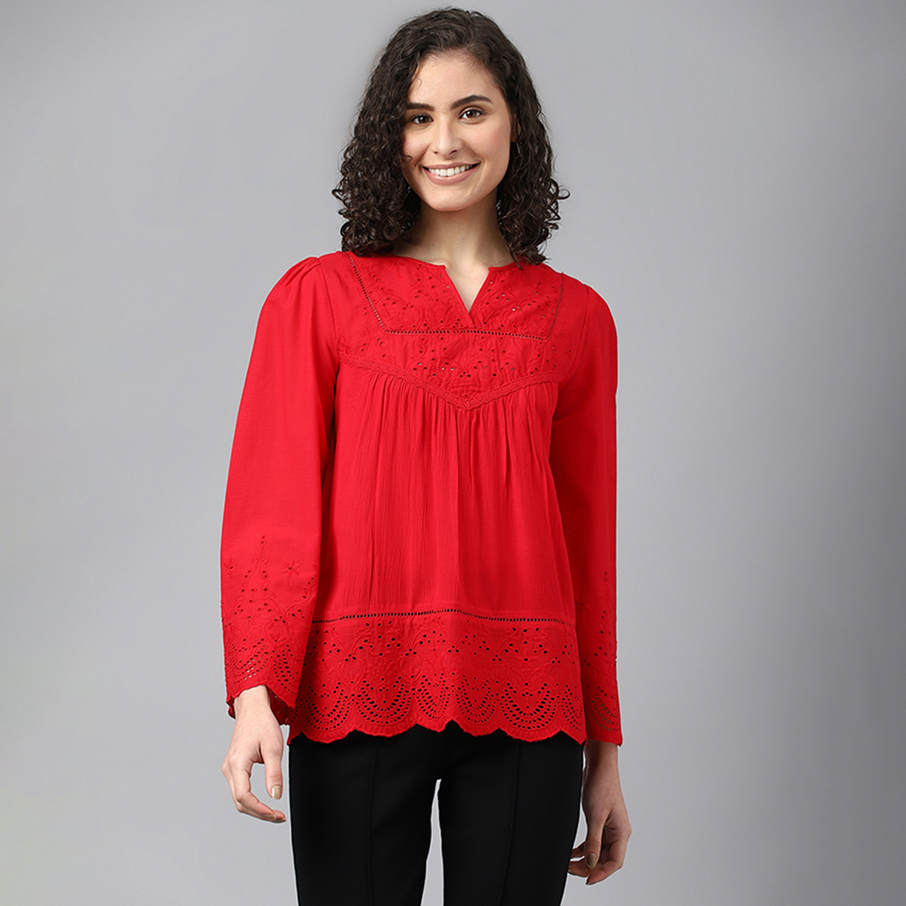 بلوزة بيفرلي هيلز بولو كلوب ذو شيفلي بياقة على شكل وى ذو مطرز وأكمام طويلة-women-clothing-shirtsandblouses-blouses-image-1