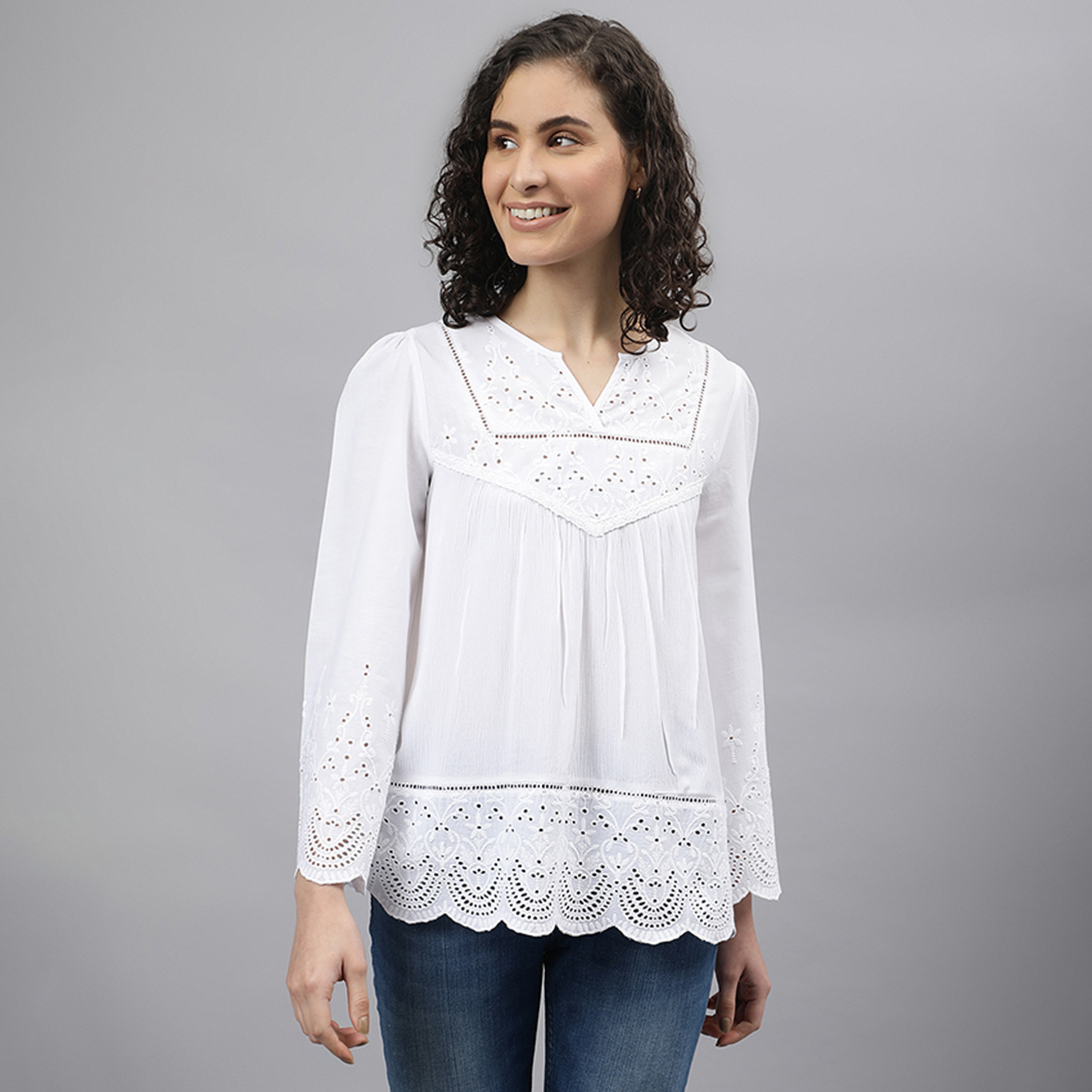بلوزة بيفرلي هيلز بولو كلوب ذو شيفلي بياقة على شكل وى ذو مطرز وأكمام طويلة-women-clothing-shirtsandblouses-blouses-image-5