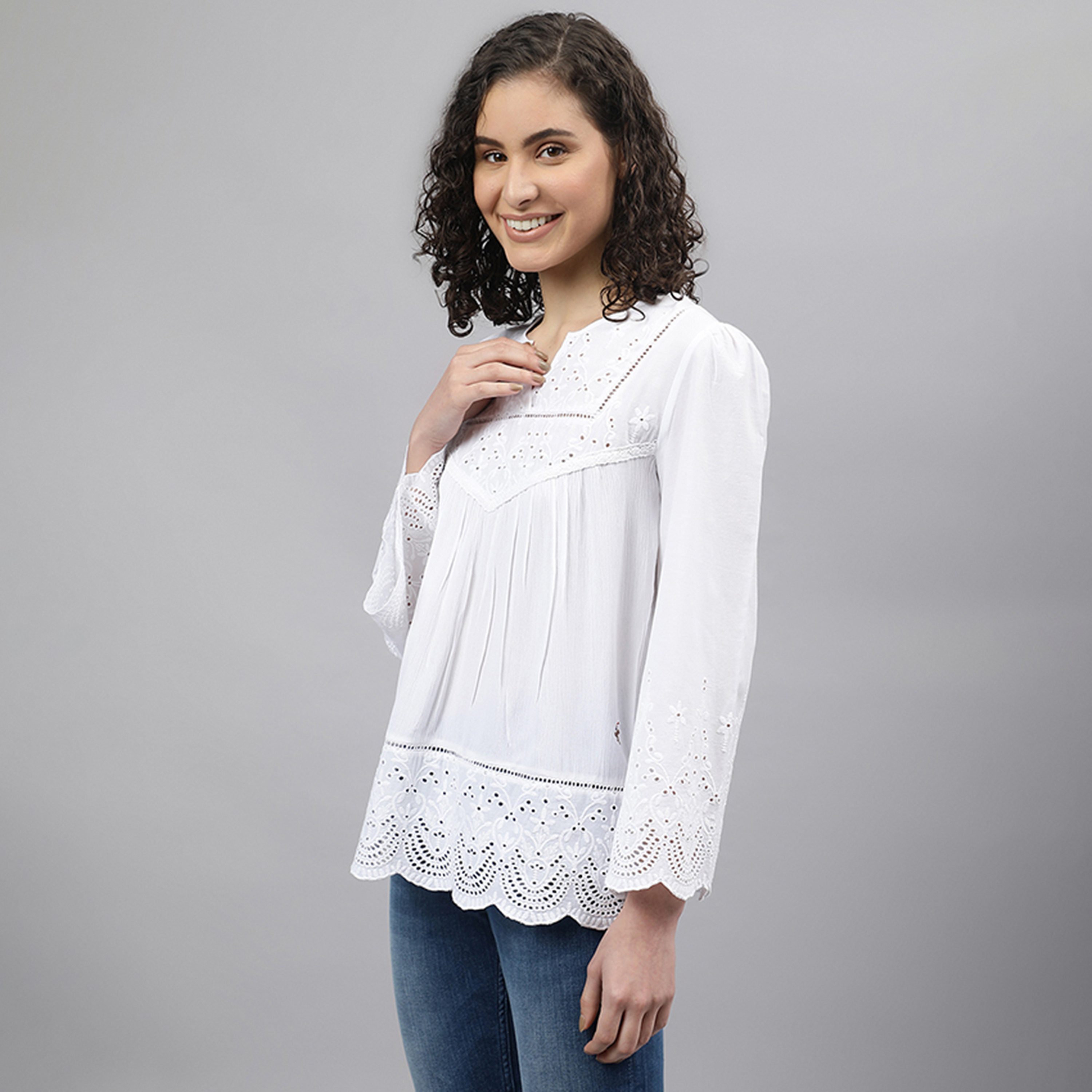 بلوزة بيفرلي هيلز بولو كلوب ذو شيفلي بياقة على شكل وى ذو مطرز وأكمام طويلة-women-clothing-shirtsandblouses-blouses-image-6