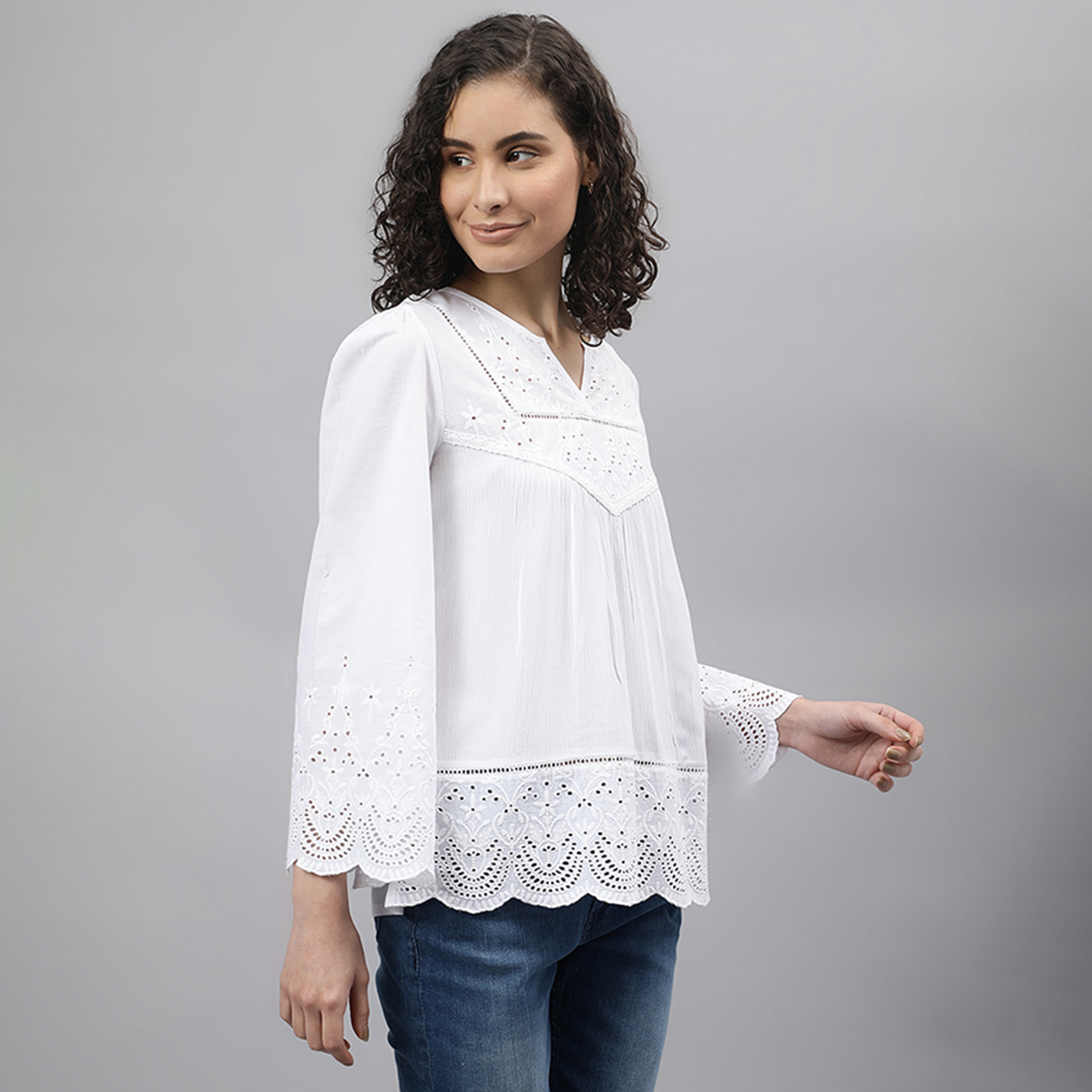بلوزة بيفرلي هيلز بولو كلوب ذو شيفلي بياقة على شكل وى ذو مطرز وأكمام طويلة-women-clothing-shirtsandblouses-blouses-image-7