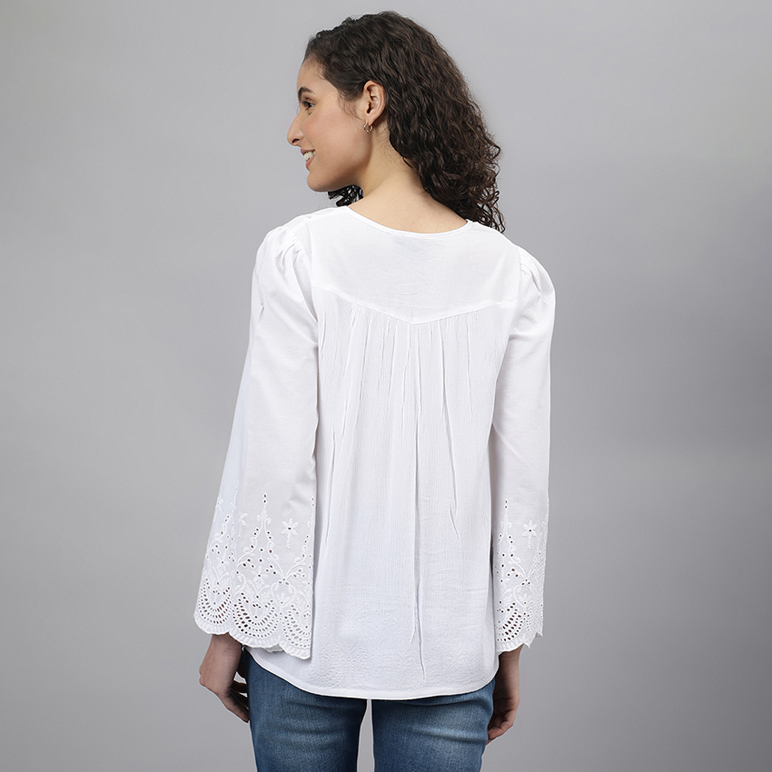 بلوزة بيفرلي هيلز بولو كلوب ذو شيفلي بياقة على شكل وى ذو مطرز وأكمام طويلة-women-clothing-shirtsandblouses-blouses-image-8