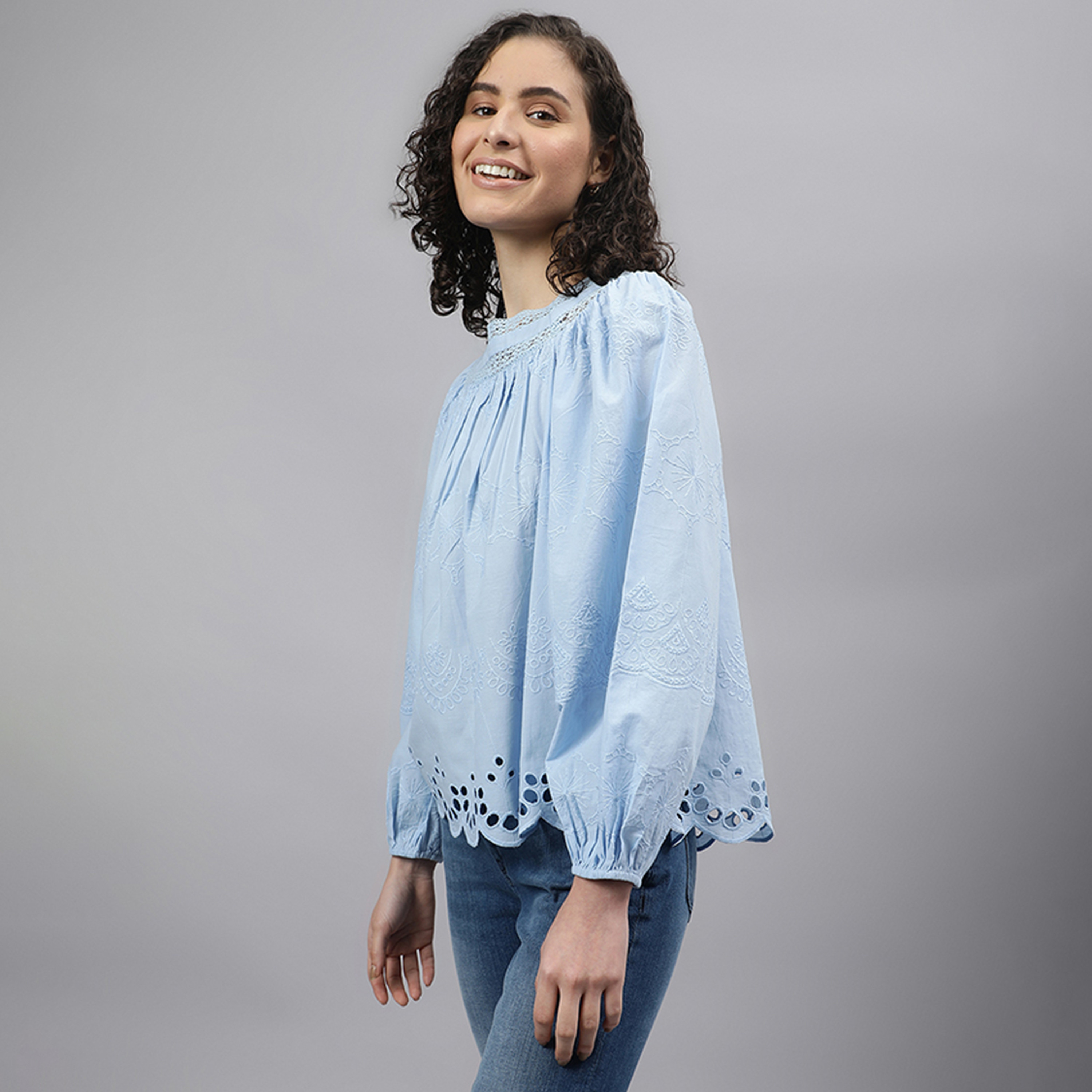 بلوزة بيفرلي هيلز بولو كلوب ذو شيفلي بياقة قارب ذو مطرز وأكمام طويلة-women-clothing-shirtsandblouses-blouses-image-9