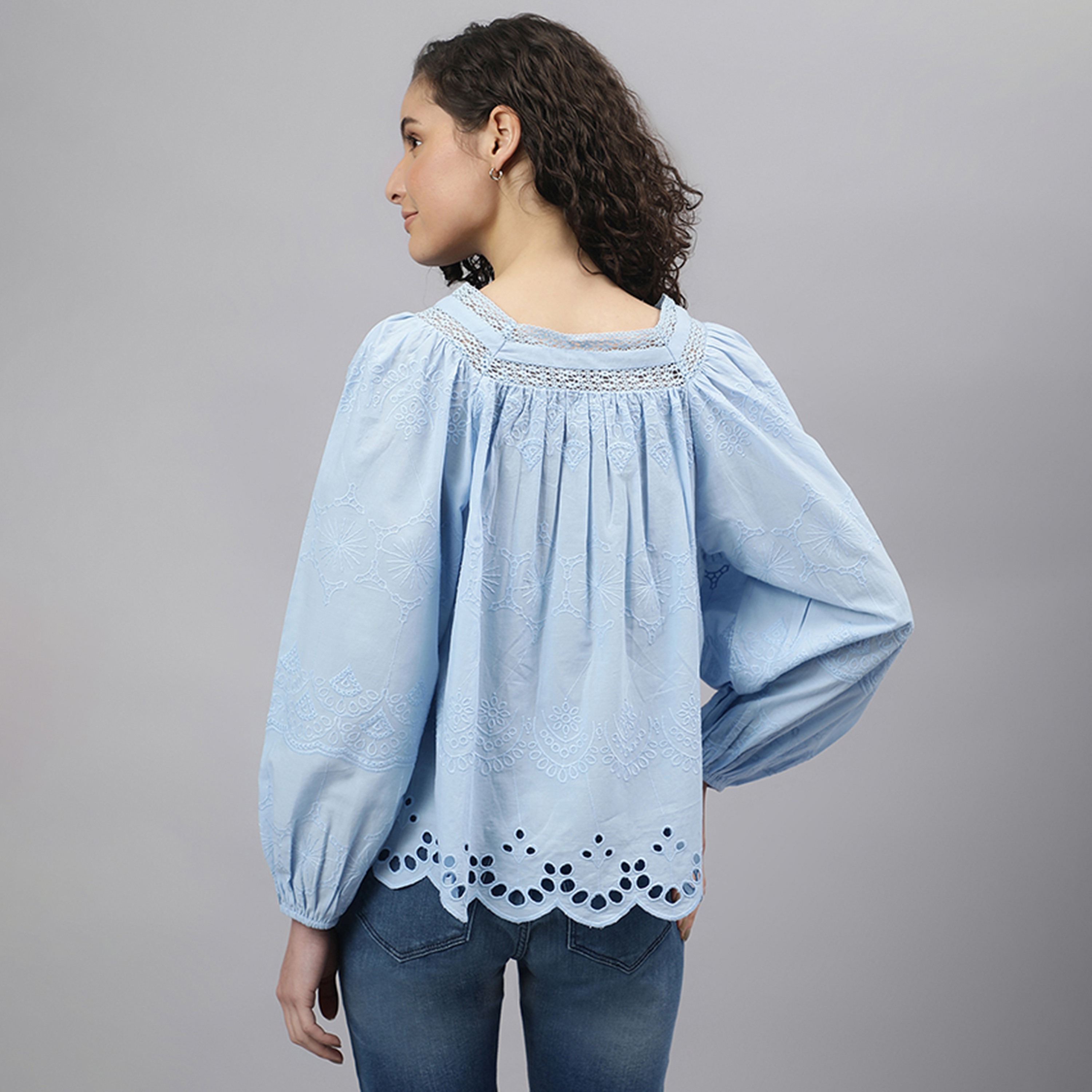 بلوزة بيفرلي هيلز بولو كلوب ذو شيفلي بياقة قارب ذو مطرز وأكمام طويلة-women-clothing-shirtsandblouses-blouses-image-7