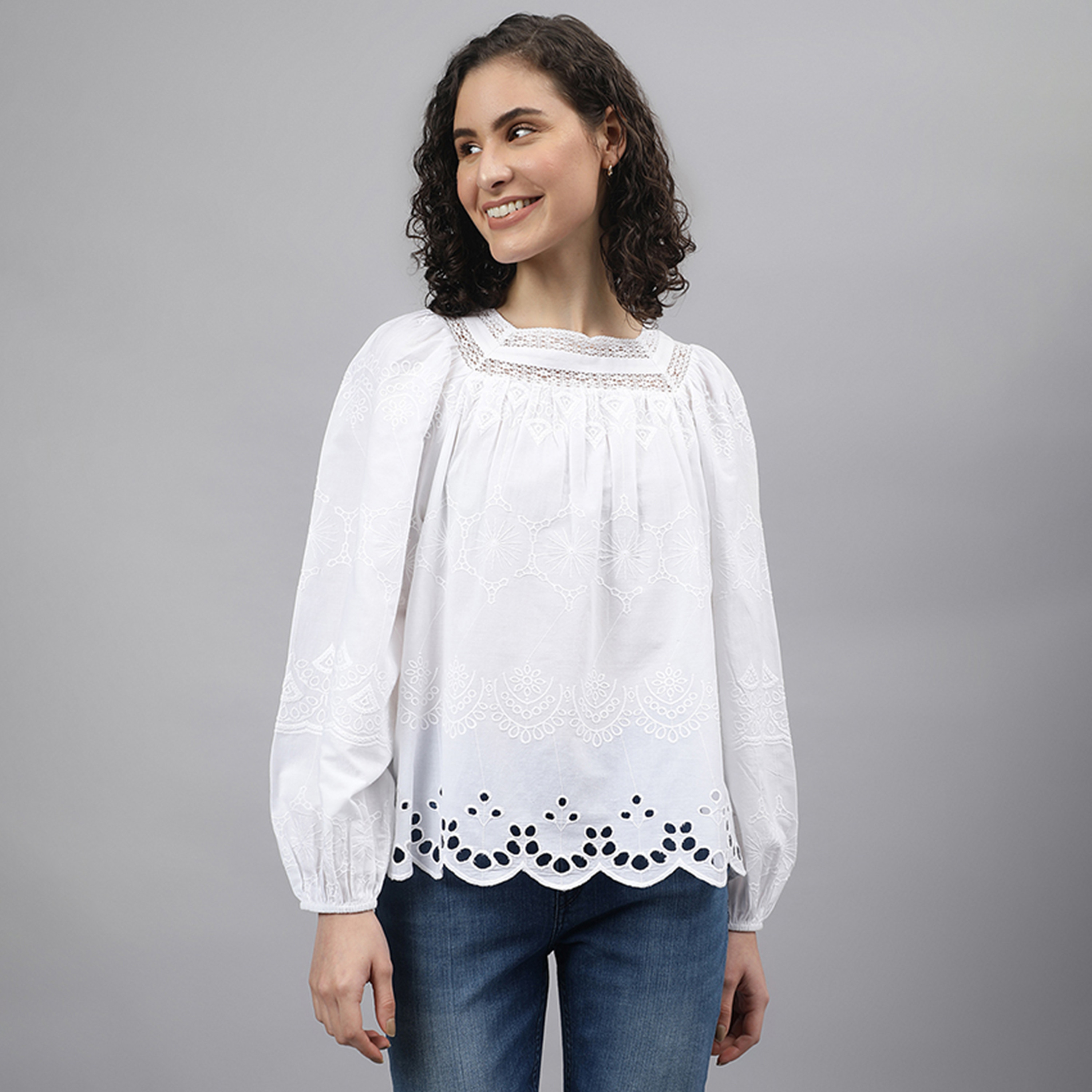 بلوزة بيفرلي هيلز بولو كلوب ذو شيفلي بياقة قارب ذو مطرز وأكمام طويلة-women-clothing-shirtsandblouses-blouses-image-2