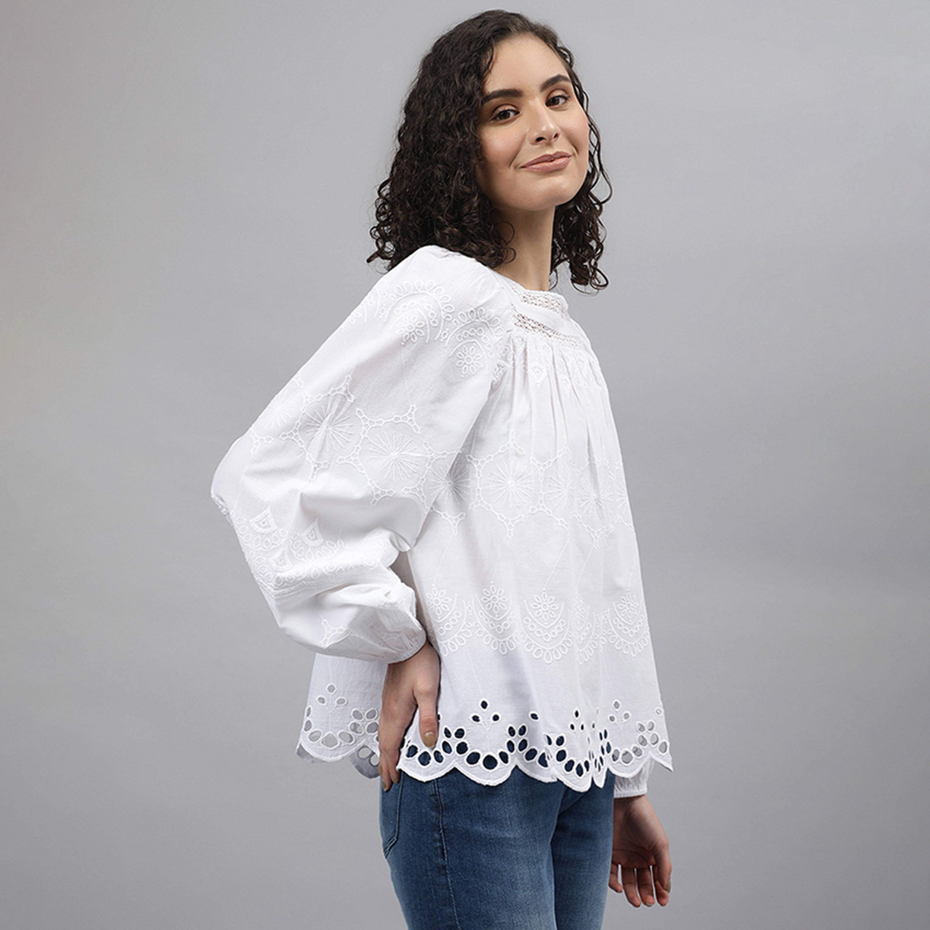 بلوزة بيفرلي هيلز بولو كلوب ذو شيفلي بياقة قارب ذو مطرز وأكمام طويلة-women-clothing-shirtsandblouses-blouses-image-11