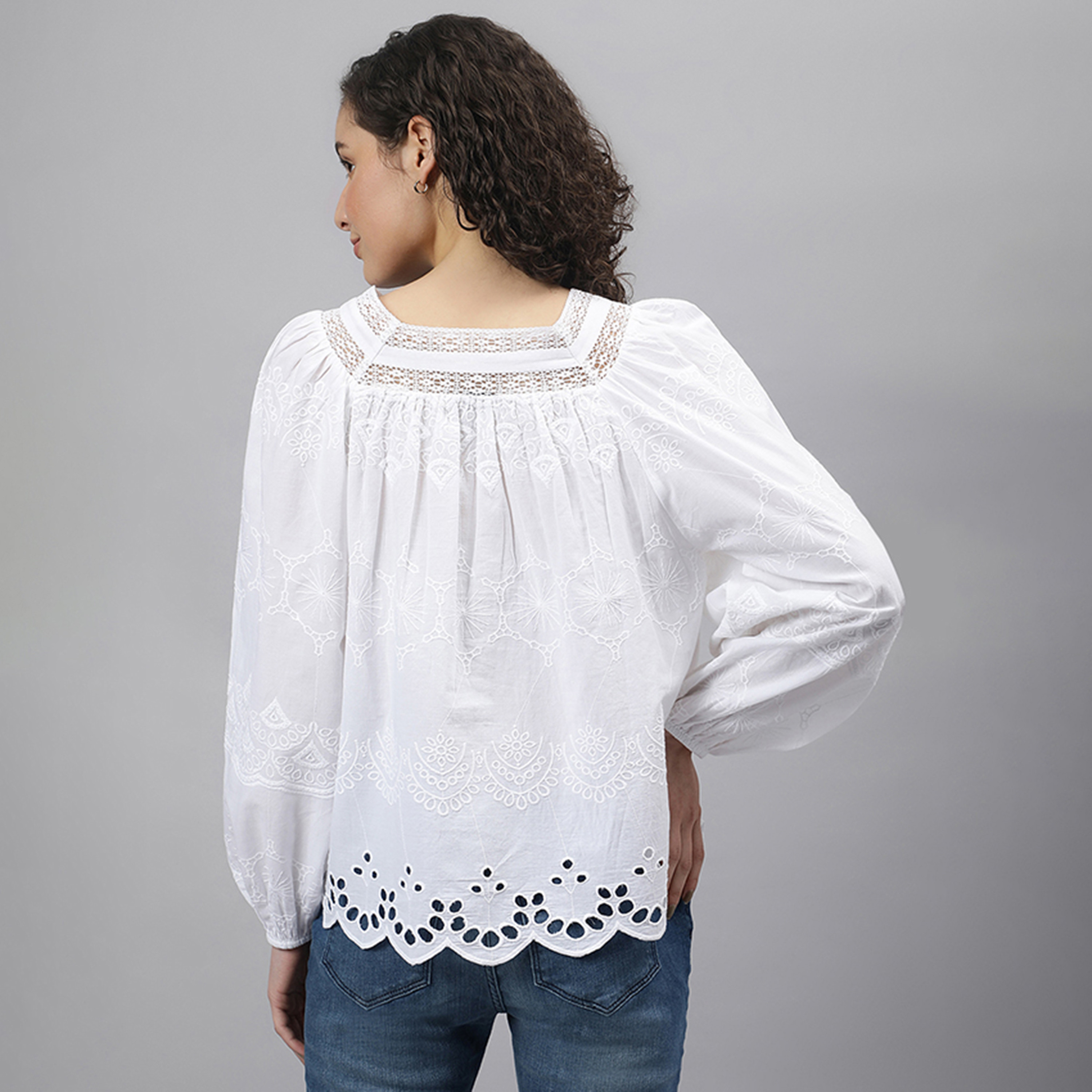 بلوزة بيفرلي هيلز بولو كلوب ذو شيفلي بياقة قارب ذو مطرز وأكمام طويلة-women-clothing-shirtsandblouses-blouses-image-12