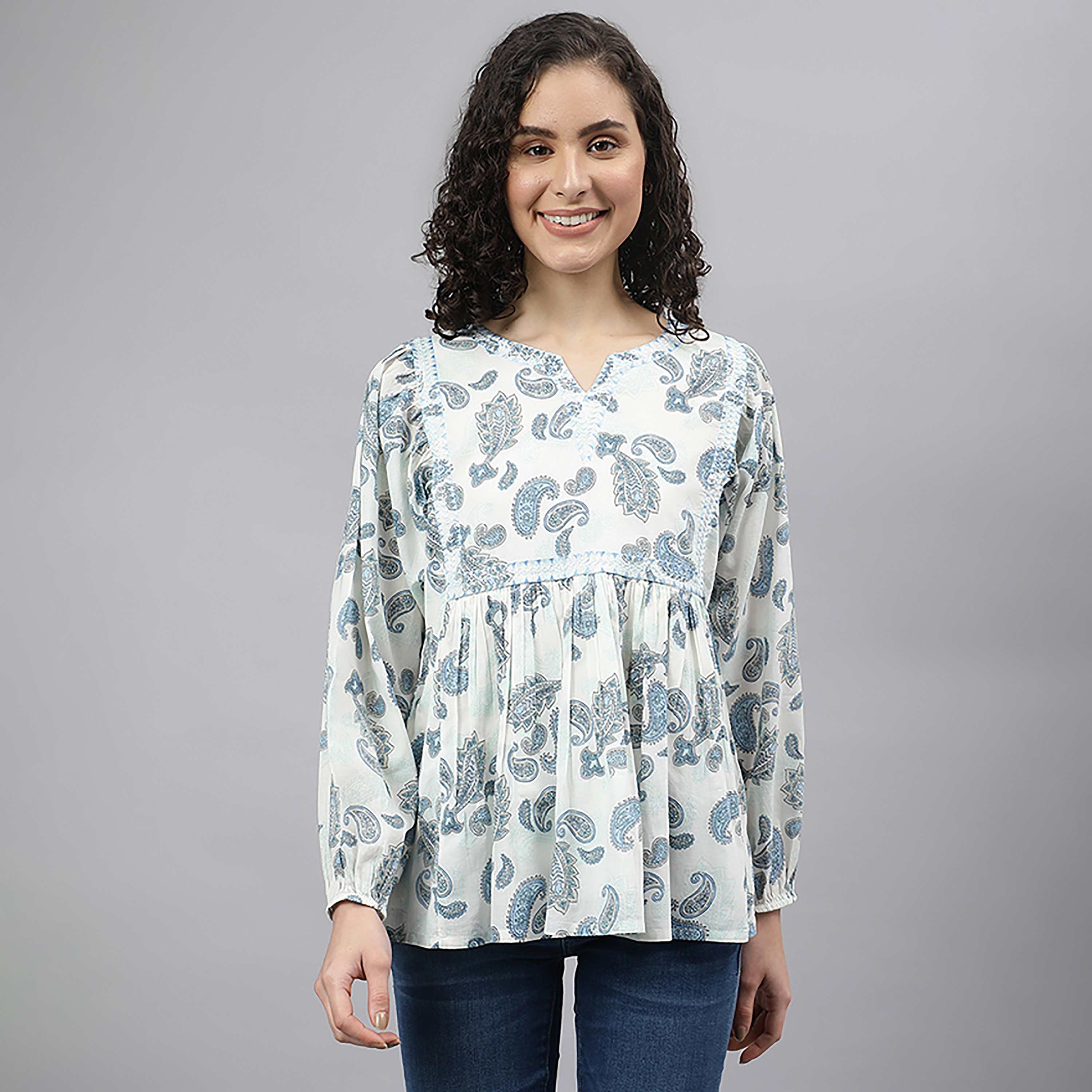 تونيك بأكمام طويلة وياقة دائرية بطبعة بيزلي من بيفرلي هيلز بولو كلوب-women-clothing-shirtsandblouses-blouses-image-1