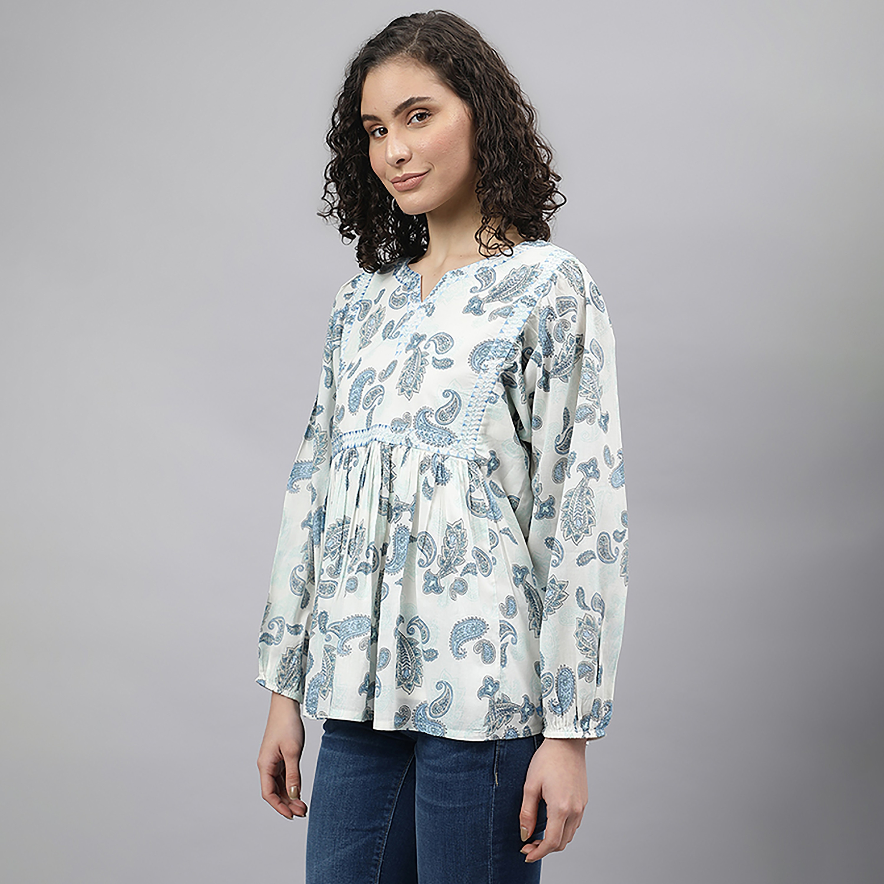 تونيك بأكمام طويلة وياقة دائرية بطبعة بيزلي من بيفرلي هيلز بولو كلوب-women-clothing-shirtsandblouses-blouses-image-2