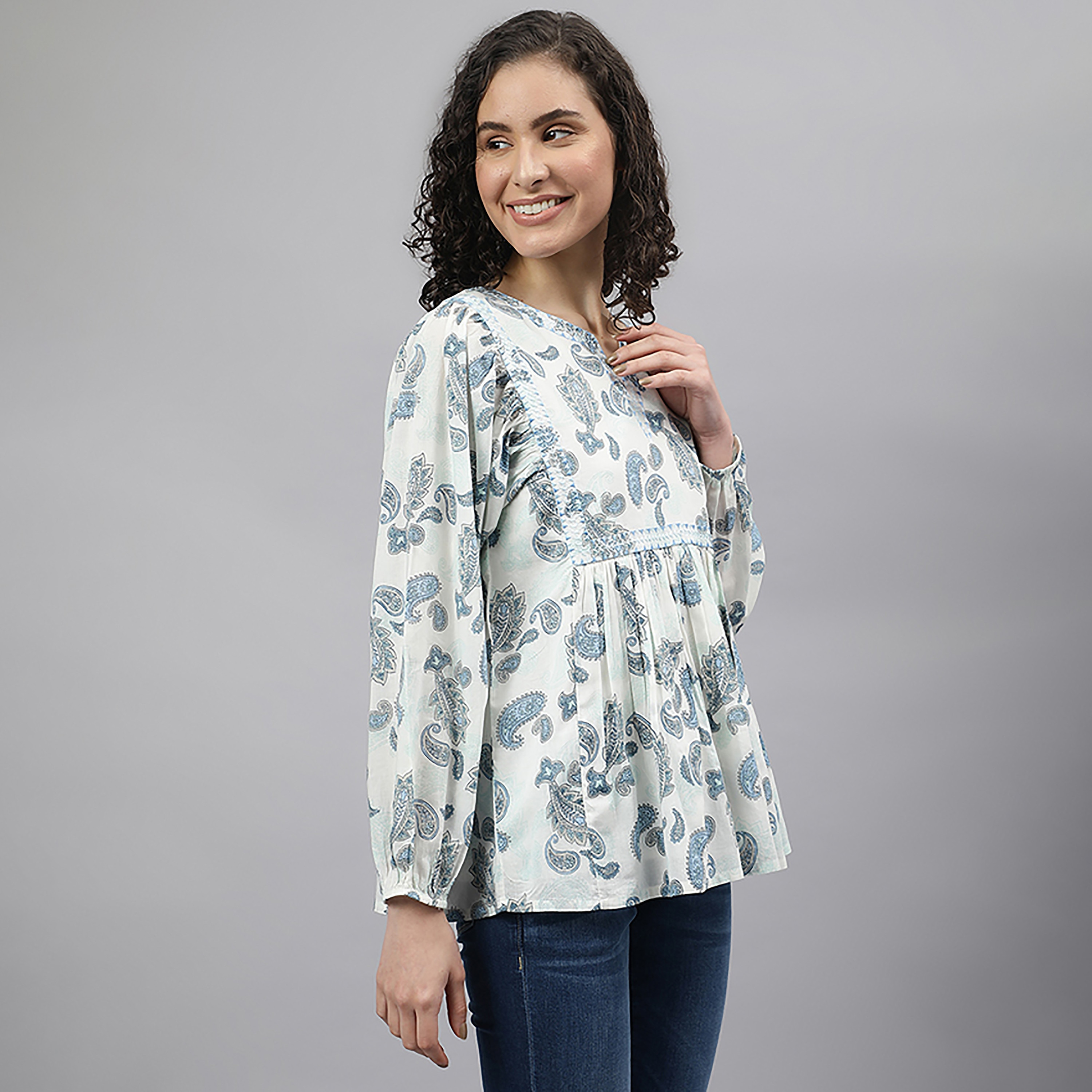 تونيك بأكمام طويلة وياقة دائرية بطبعة بيزلي من بيفرلي هيلز بولو كلوب-women-clothing-shirtsandblouses-blouses-image-3