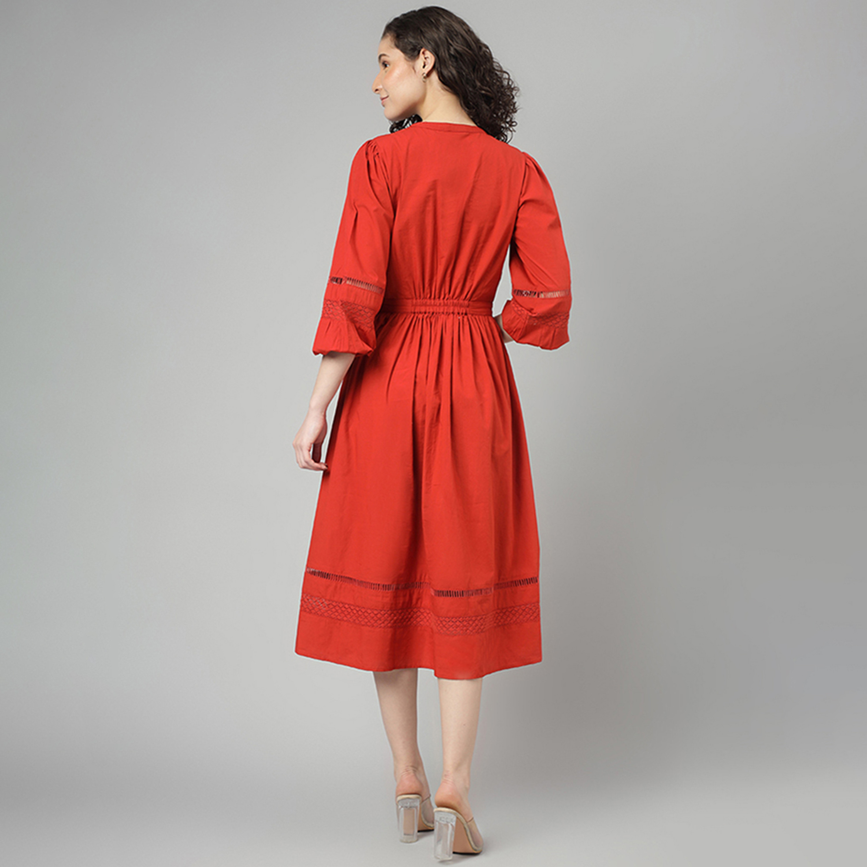 فستان قميص متوسط الطول بياقة مطوية وأزرار من بيفرلي هيلز بولو كلوب مع جيب جانبي-women-clothing-dresses-image-7