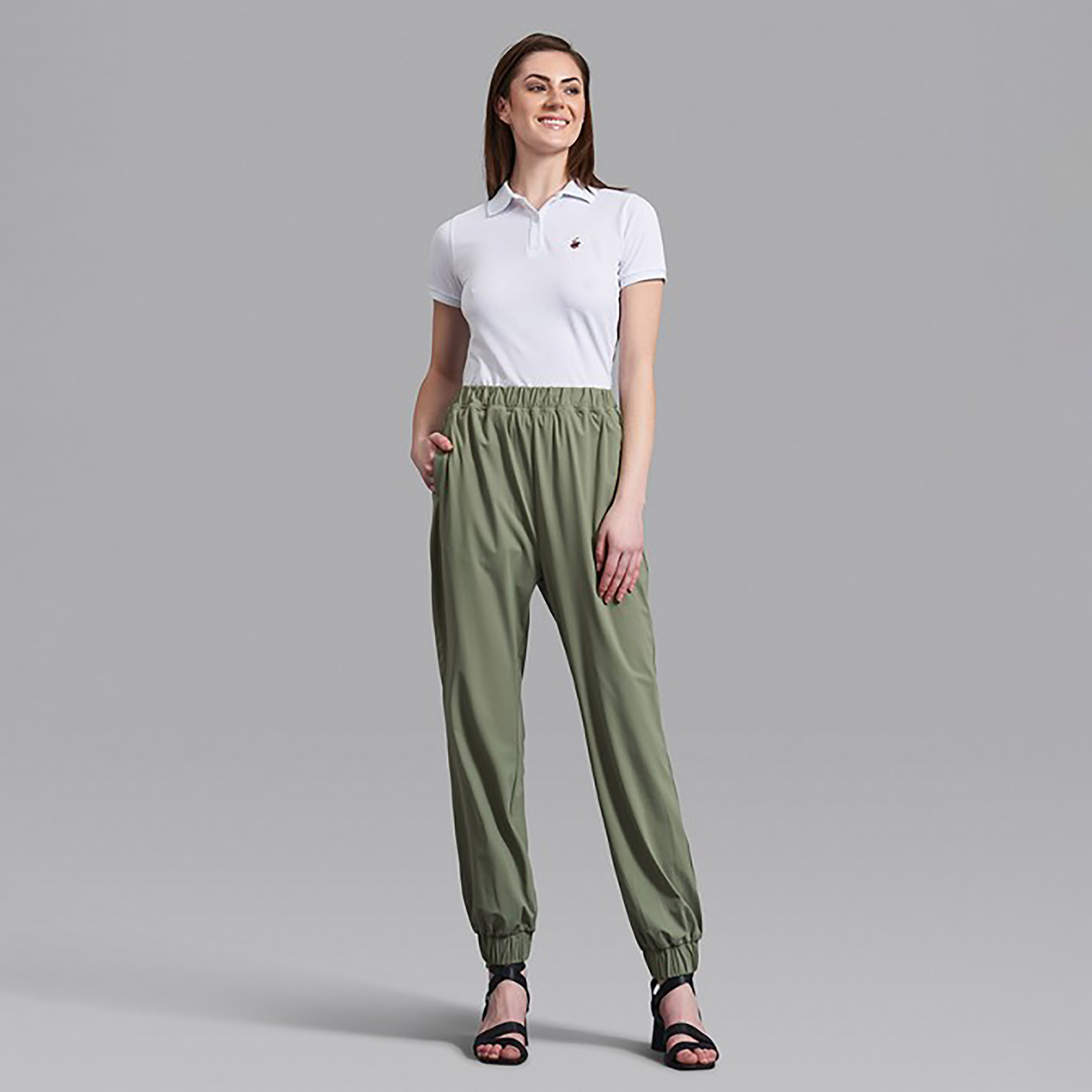 بنطال رياضي للنساء باللون الأزرق الداكن وتفاصيل جيوب من بيفرلي هيلز بولو كلوب-women-clothing-bottoms-joggers-image-6