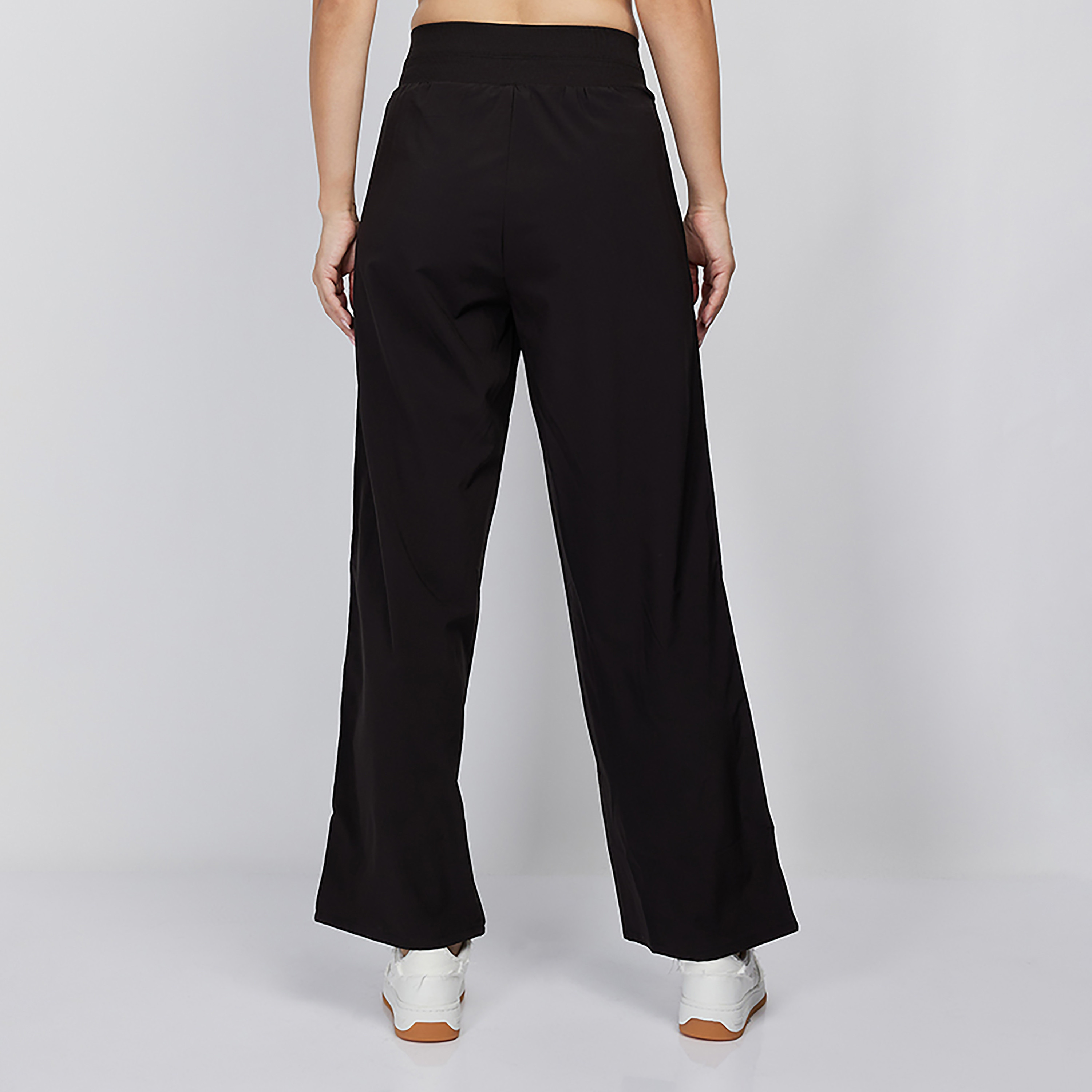 بنطلون نسائي سادة بخصر مطاطي وطول متوسط من بيفرلي هيلز بولو كلوب-women-clothing-bottoms-trousers-image-4