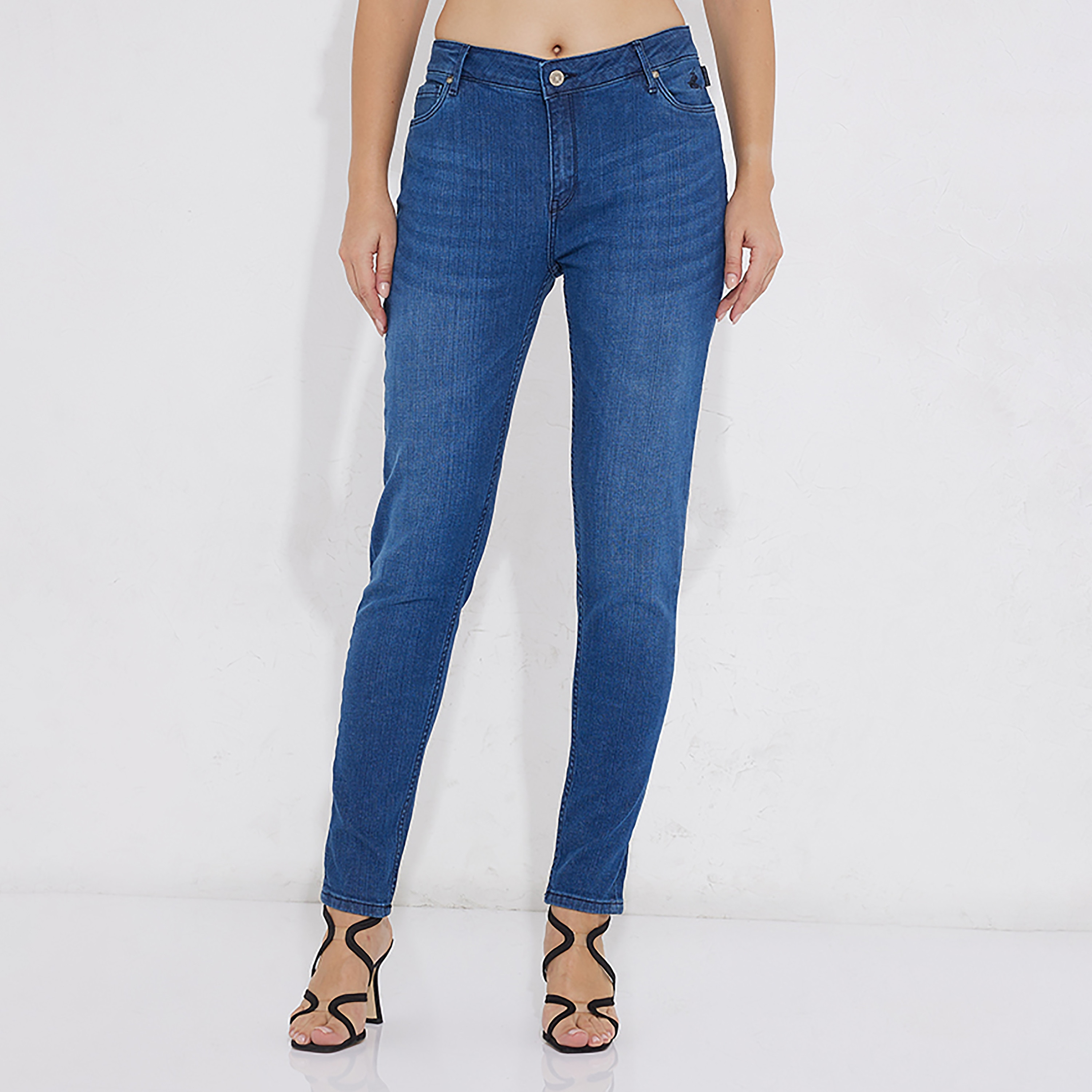 بنطال جينز بقصة سكيني بخمسة جيوب متوسط الارتفاع من بيفرلي هيلز بولو كلوب-women-clothing-bottoms-jeans-image-1