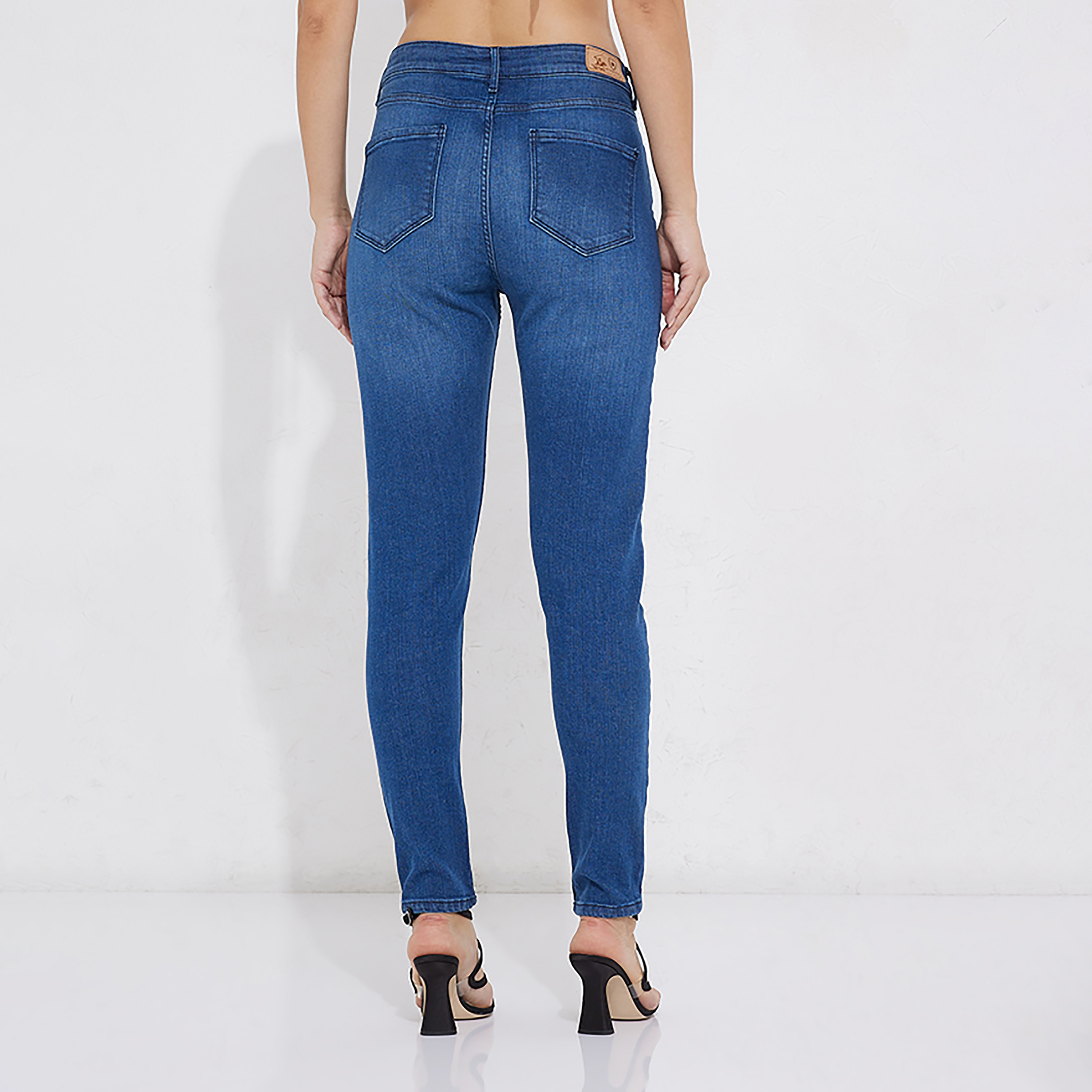 بنطال جينز بقصة سكيني بخمسة جيوب متوسط الارتفاع من بيفرلي هيلز بولو كلوب-women-clothing-bottoms-jeans-image-4