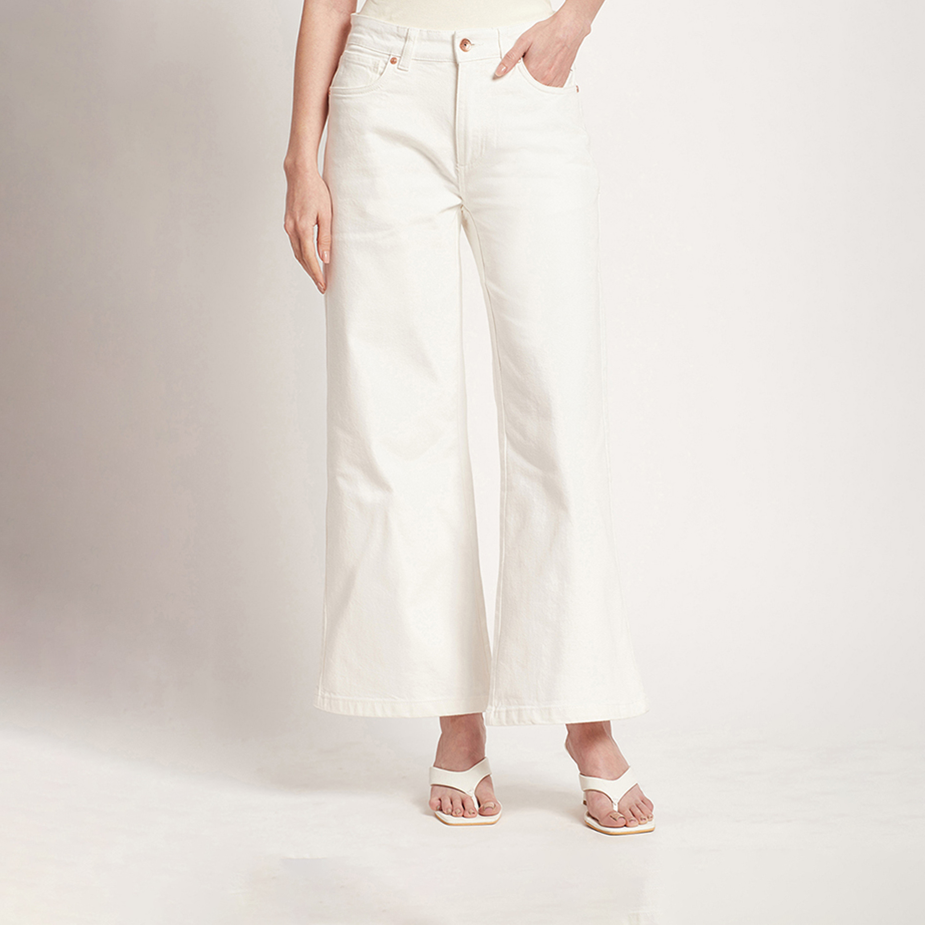 بيفرلي هيلز كلوب-  بنطلون جينز نسائي واسع بارتفاع متوسط-women-clothing-bottoms-jeans-image-1
