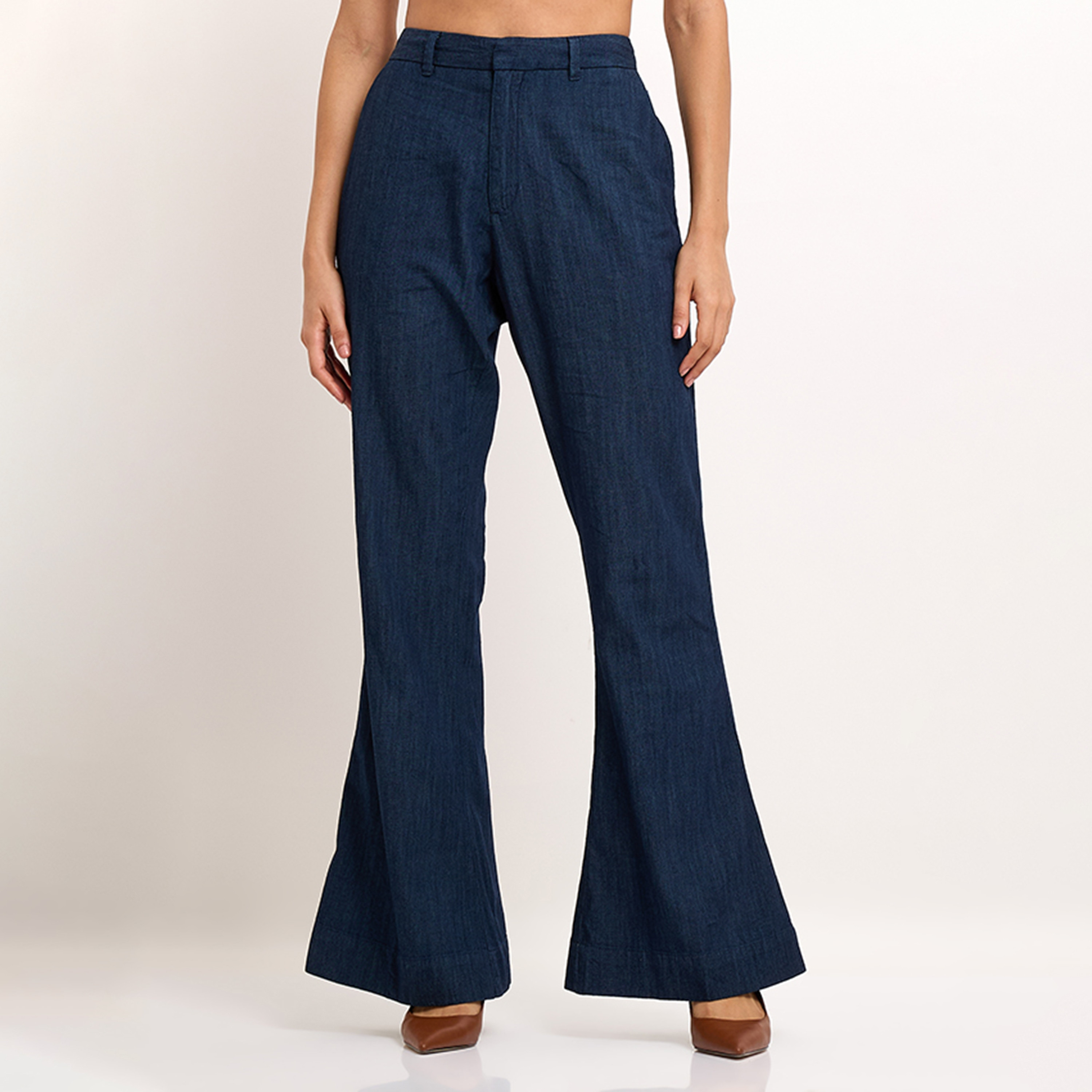 بنطلون جينز نسائي سادة بقصة "بووت كات" وخصر عالٍ من بيفرلي هيلز بولو كلوب-women-clothing-bottoms-jeans-image-1