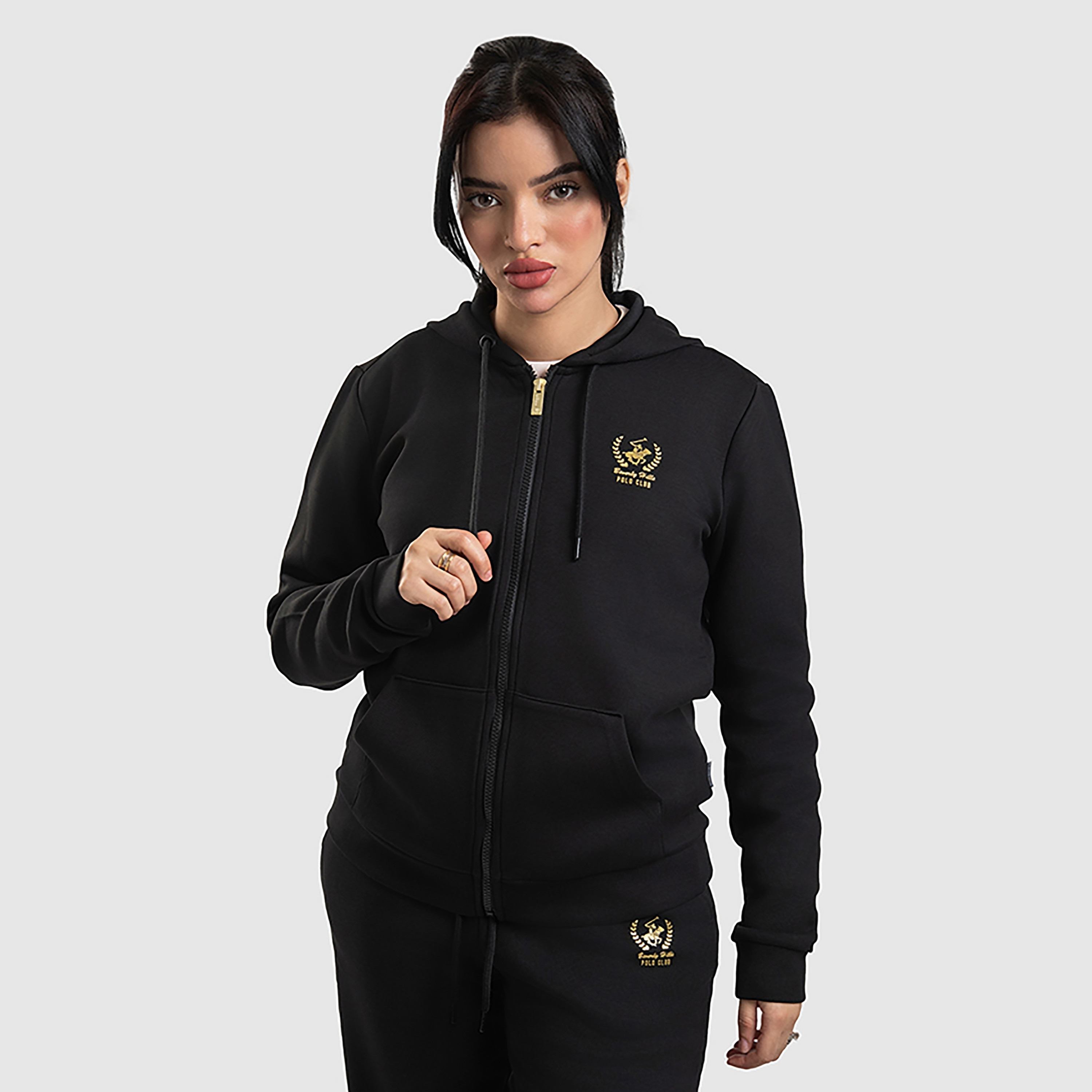 هودي نسائي بغطاء للرأس وأكمام طويلة وسحاب من خلال الشعار من بيفرلي هيلز بولو كلوب-women-clothing-hoodiesandsweatshirts-hoodies-image-4