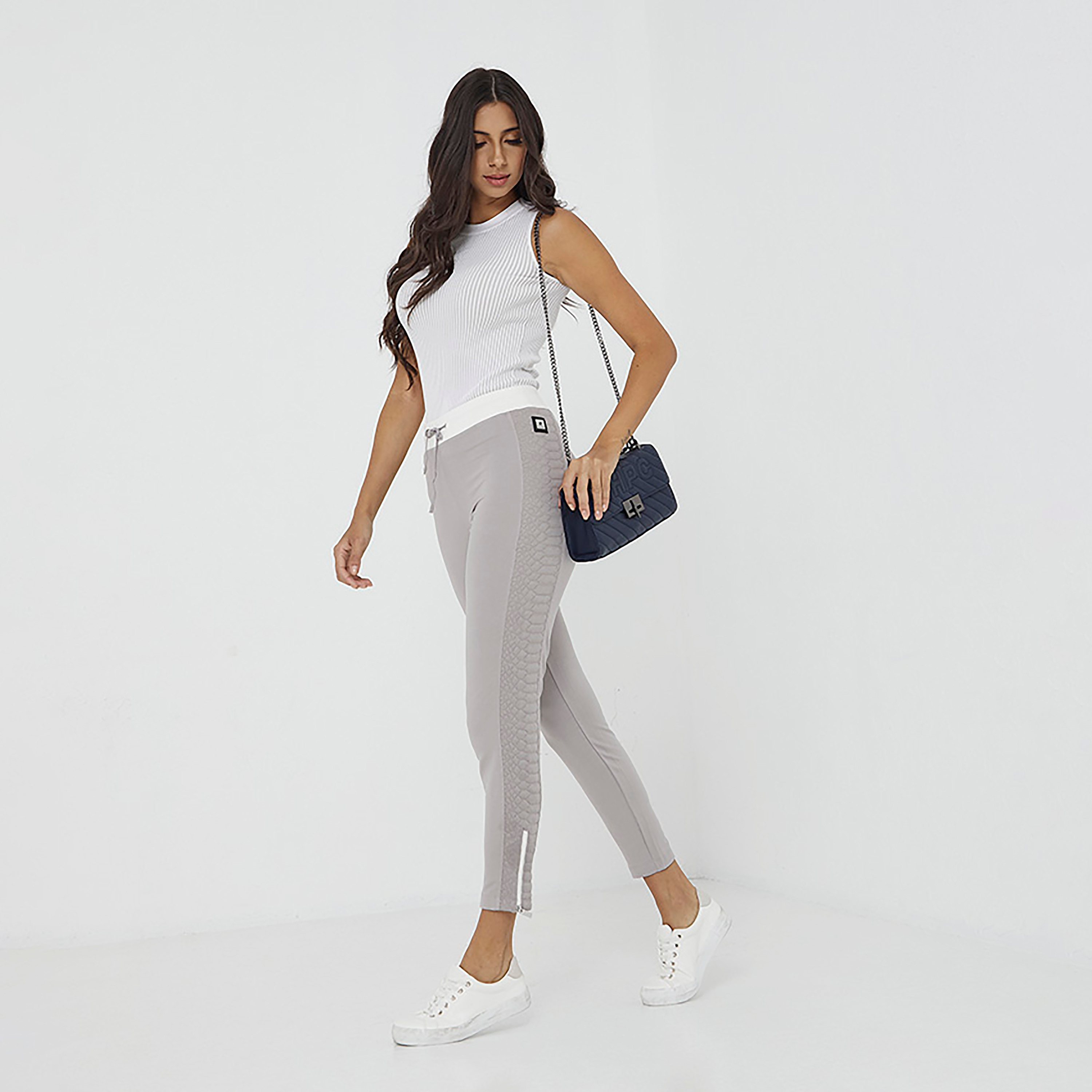  سروال رياضي من بيفرلي هيلز بولو كلوب قصير بخصر مرتفع ومع جيوب حاشية بسحاب-women-clothing-sportswearandactivewear-bottoms-image-2