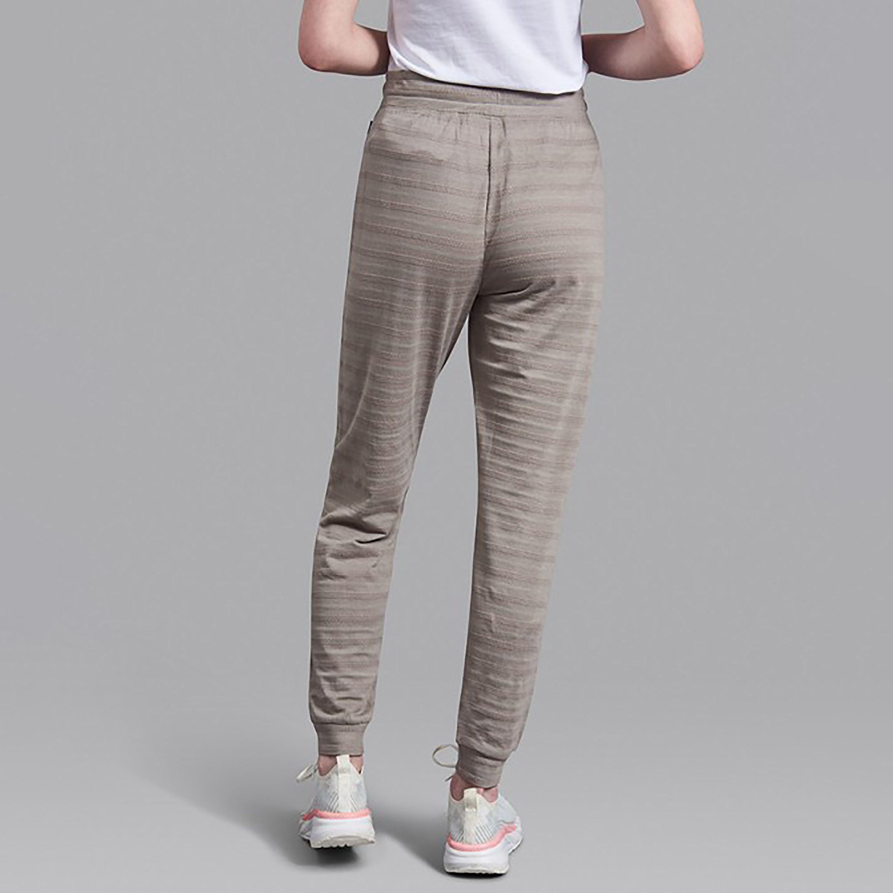 بنطلون رياضي أزرق كحلي نسائي منسوج برباط من بيفرلي هيلز بولو كلوب مع جيوب مائلة-women-clothing-bottoms-joggers-image-6