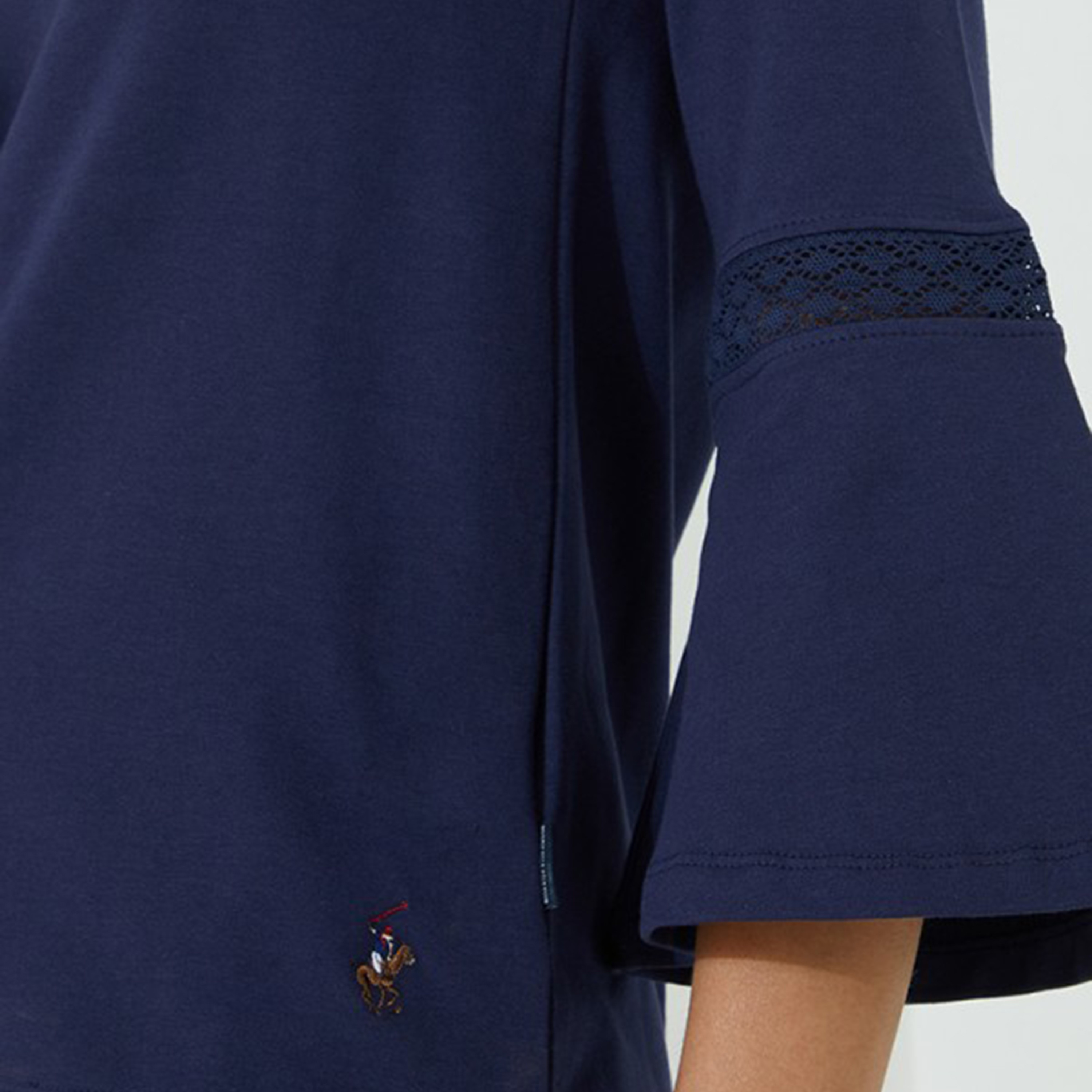 توب بيفرلي هيلز بولو كلوب نسائي بلون أسود سادة بأكمام جرس-women-clothing-shirtsandblouses-blouses-image-7