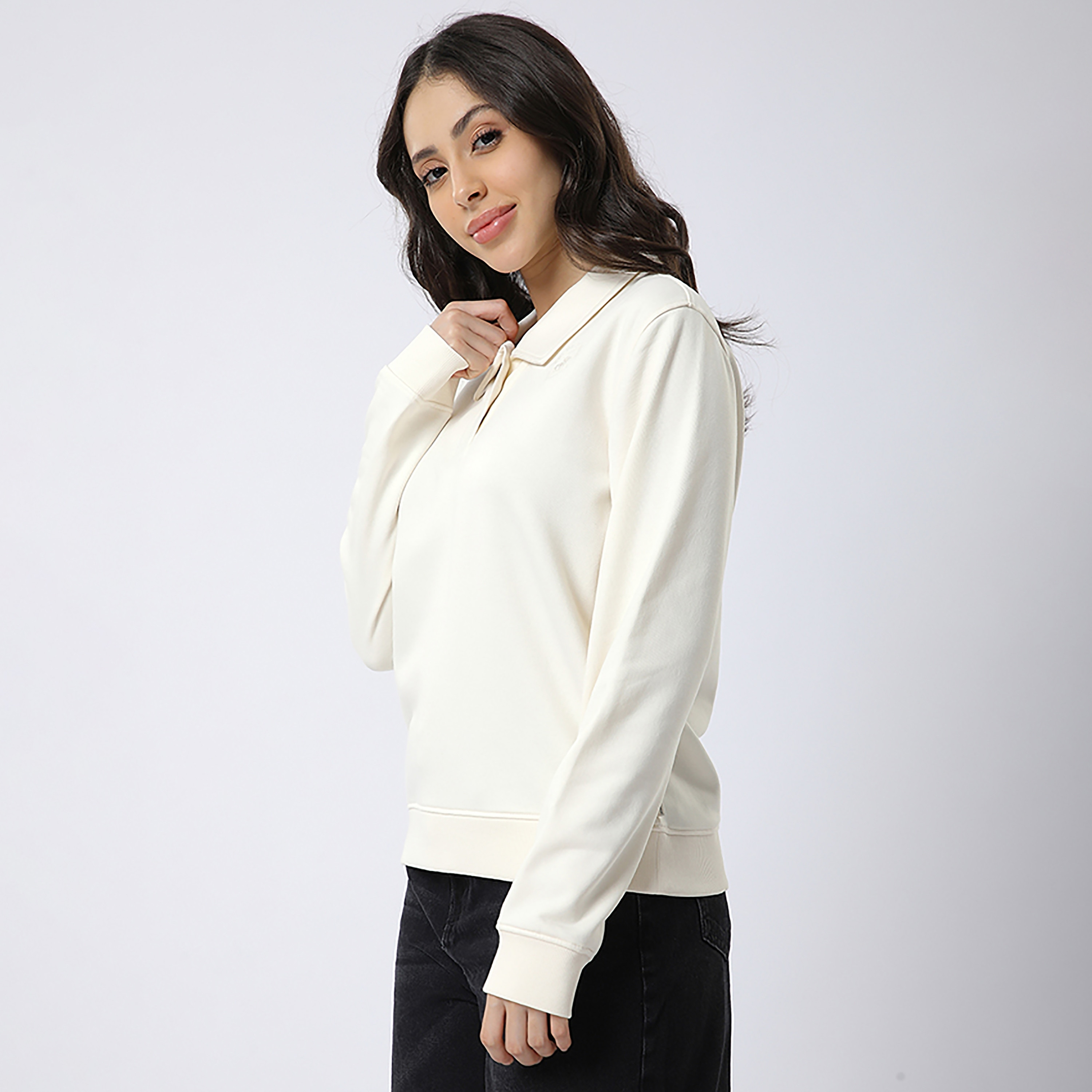 سويت شيرت نسائي سادة بياقة مطوية وأكمام طويلة من بيفرلي هيلز بولو كلوب-women-winterwear-hoodiesandsweatshirts-sweatshirts-image-2