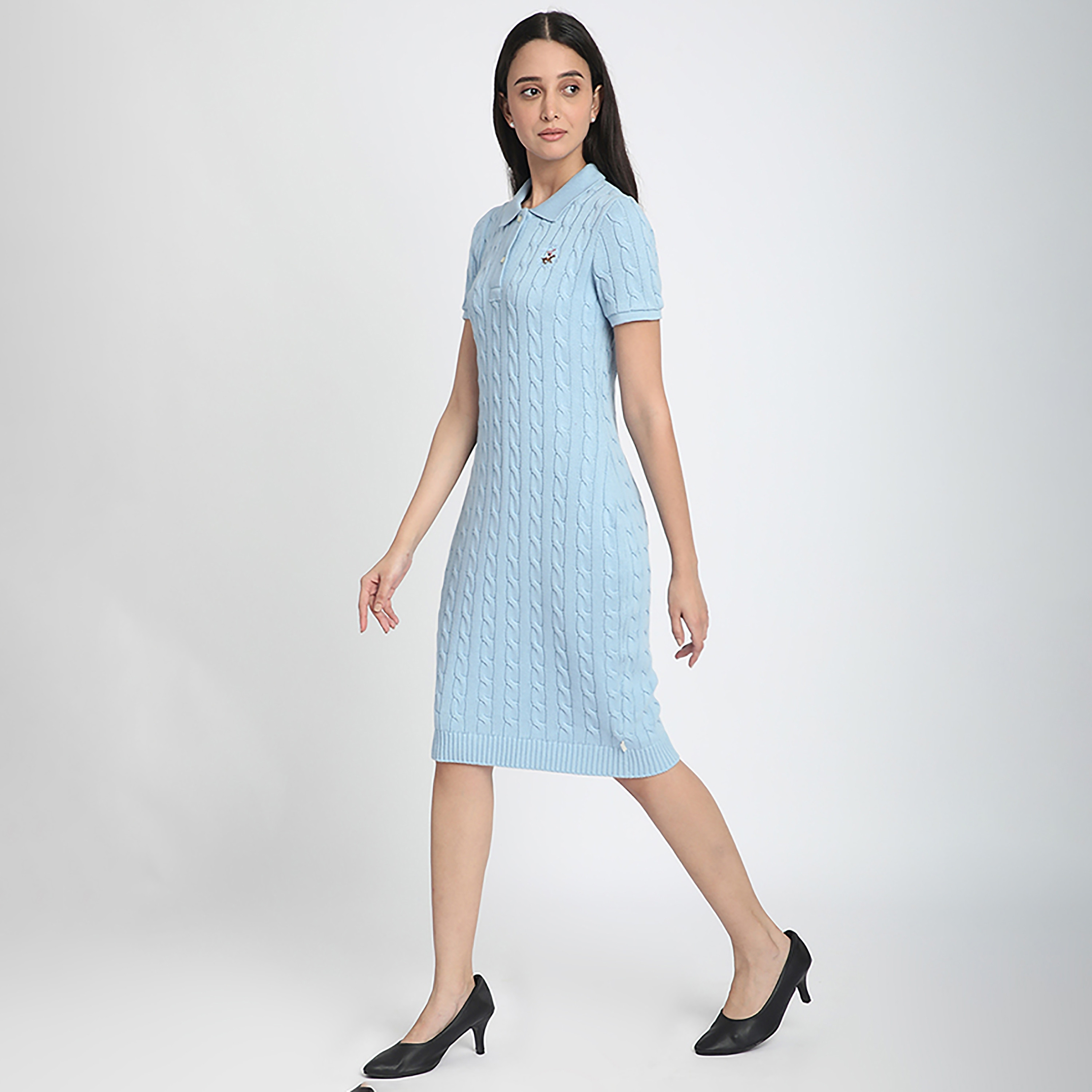 فستان بيفرلي هيلز بولو كلوب أزرق محبوك من القطن بياقة بولو للنساء بطول الركبة-women-clothing-dresses-image-2