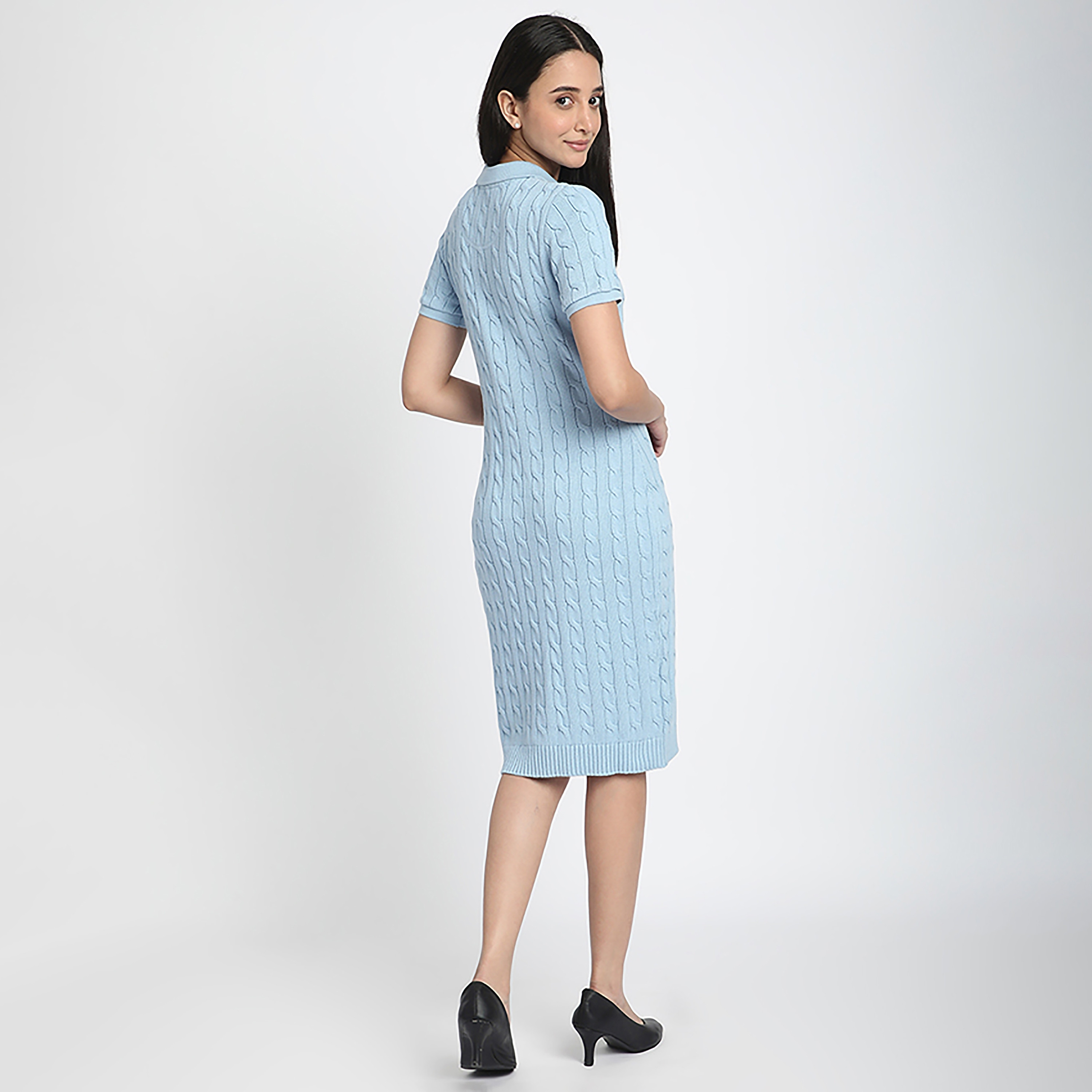 فستان بيفرلي هيلز بولو كلوب أزرق محبوك من القطن بياقة بولو للنساء بطول الركبة-women-clothing-dresses-image-4