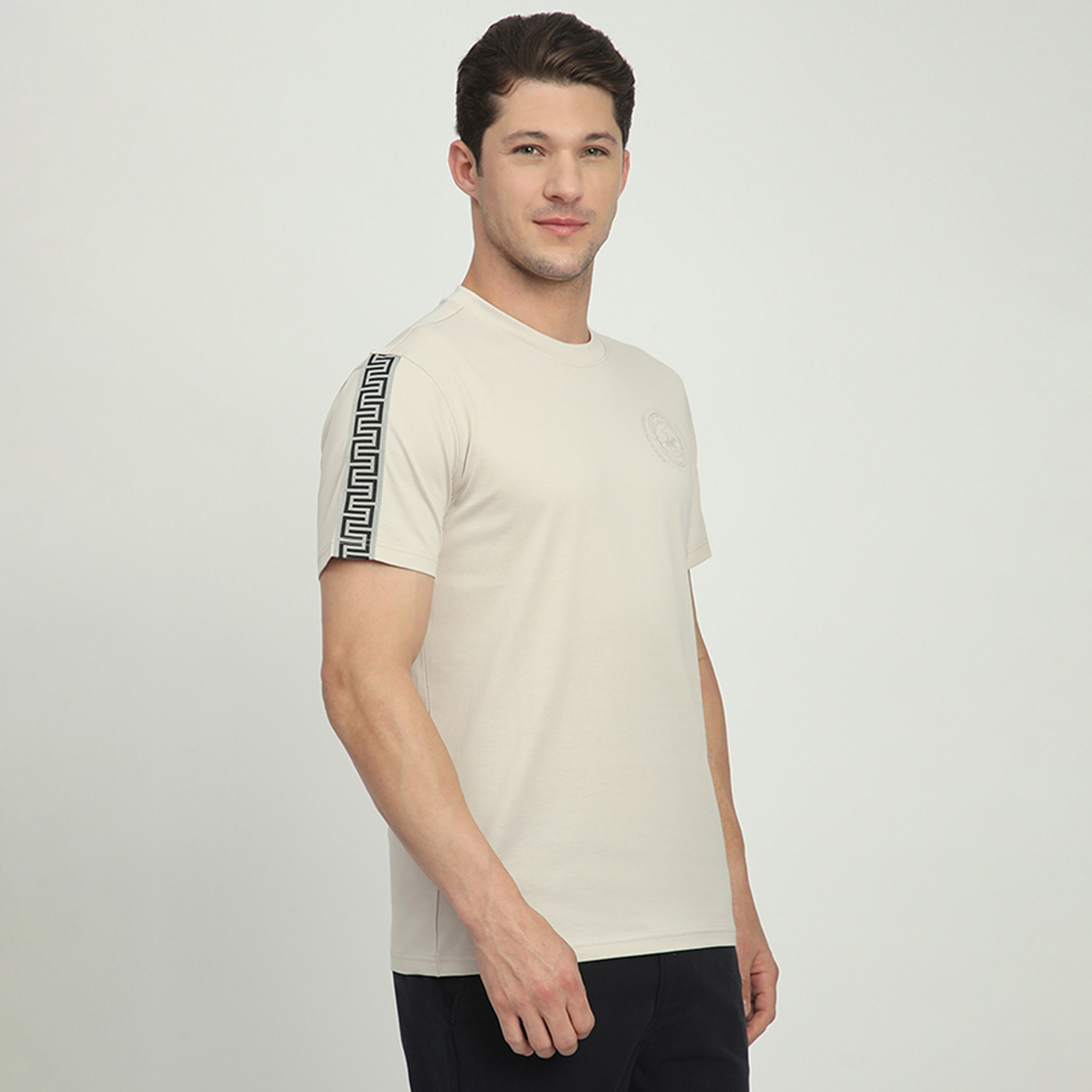 تي شيرت بيفرلي هيلز بولو كلوب سادة بياقة دائرية وأكمام قصيرة للرجال-men-clothing-tshirtsandpolos-tshirts-image-3
