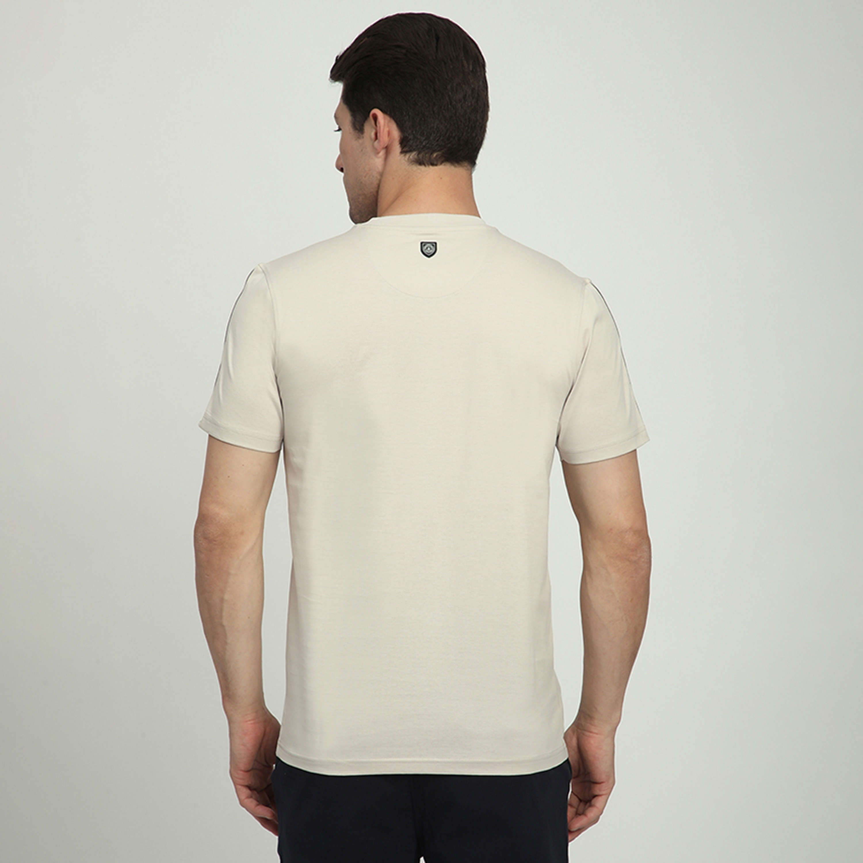 تي شيرت بيفرلي هيلز بولو كلوب سادة بياقة دائرية وأكمام قصيرة للرجال-men-clothing-tshirtsandpolos-tshirts-image-4