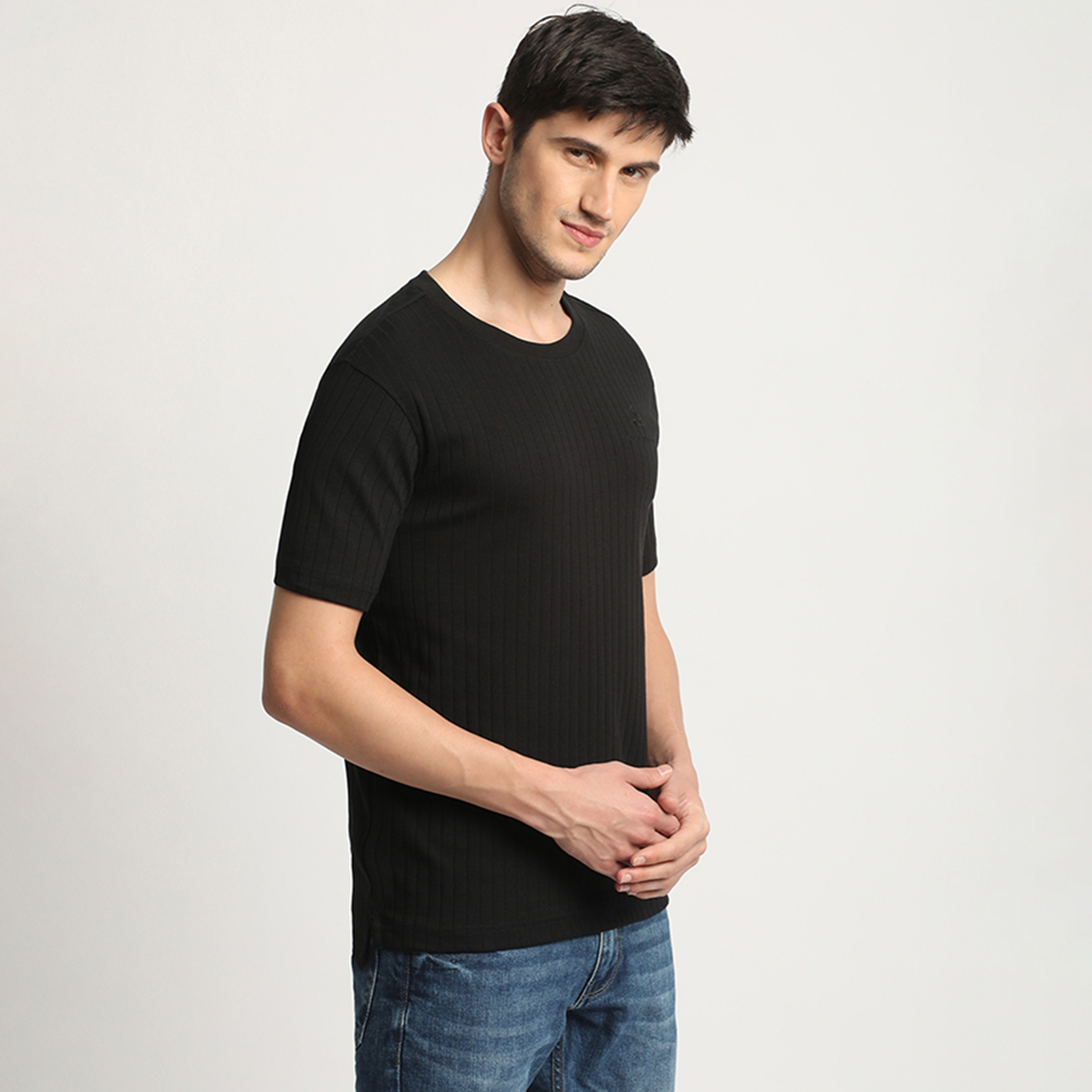 تي شيرت بيفرلي هيلز بولو كلوب بياقة مستديرة وأكمام قصيرة مع نيدل أوت-men-clothing-tshirtsandpolos-tshirts-image-3