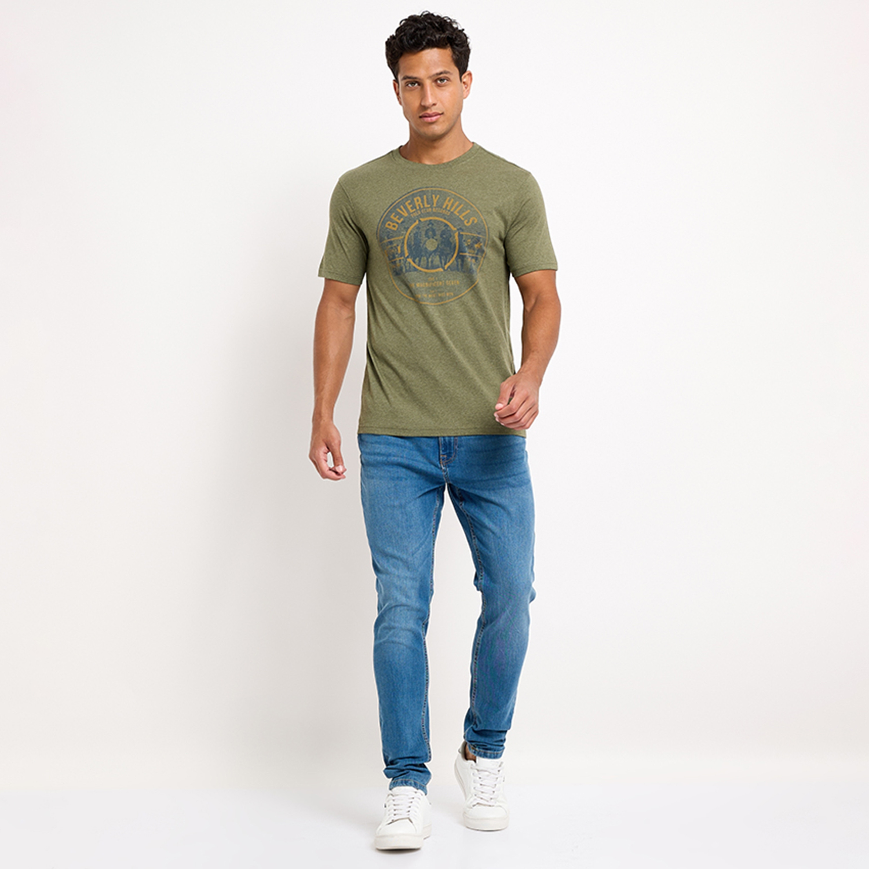 قميص رجالي بطبعة جرافيك بياقة دائرية بأكمام قصيرة-men-clothing-tshirtsandpolos-tshirts-image-2