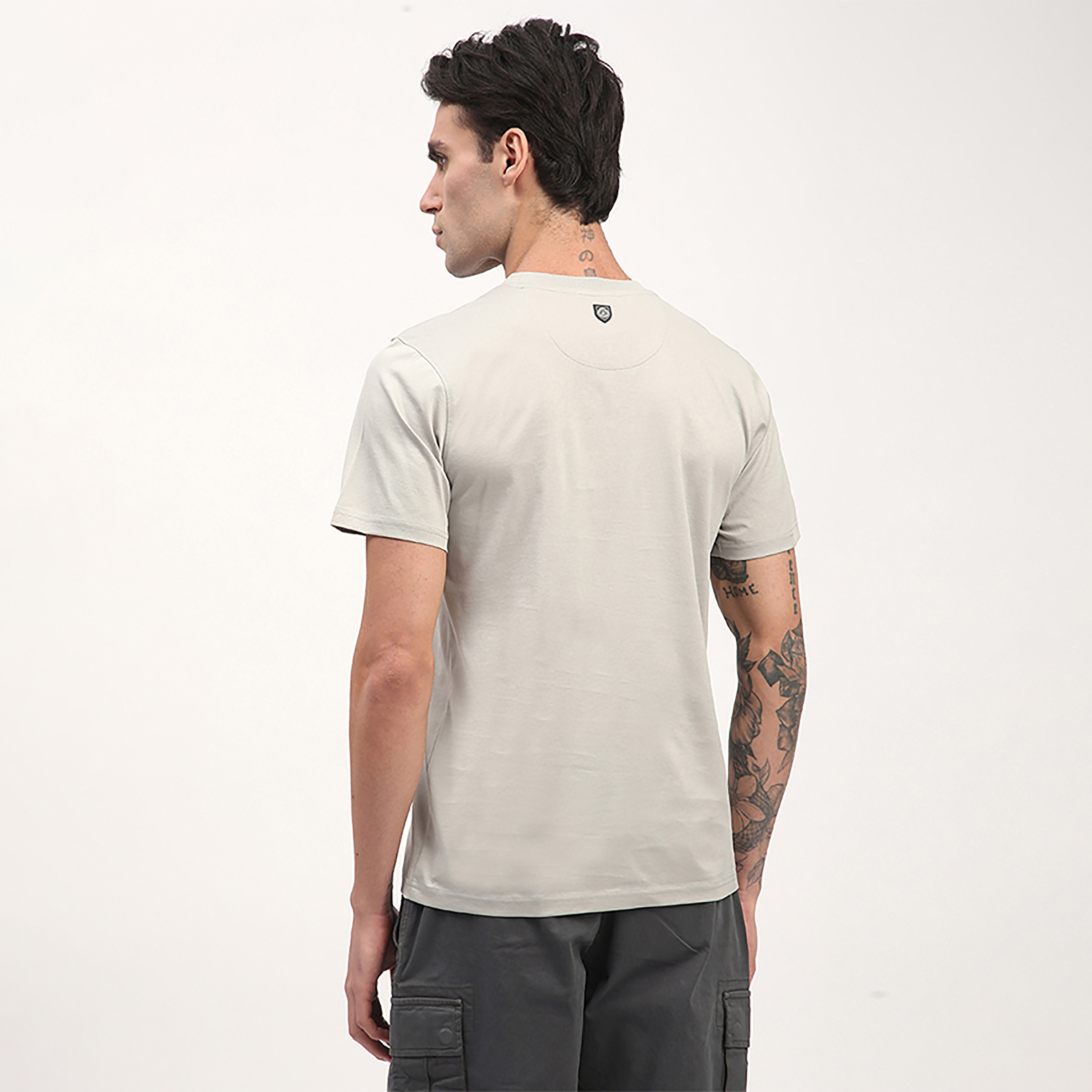 تي شيرت بأكمام قصيرة وياقة دائرية وشعار من بيفرلي هيلز بولو كلوب-men-clothing-tshirtsandpolos-tshirts-image-8
