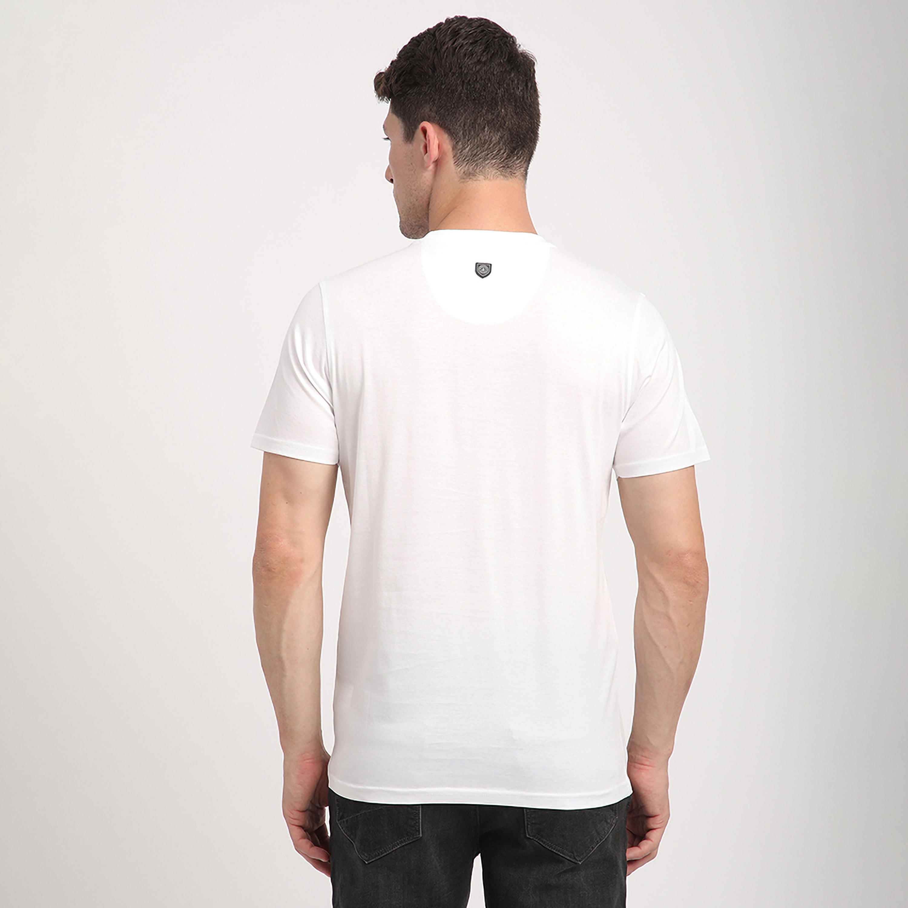تي شيرت رجالي بياقة دائرية وأكمام قصيرة مزين بطباعة من بيفرلي هيلز بولو كلوب-men-clothing-tshirtsandpolos-tshirts-image-4