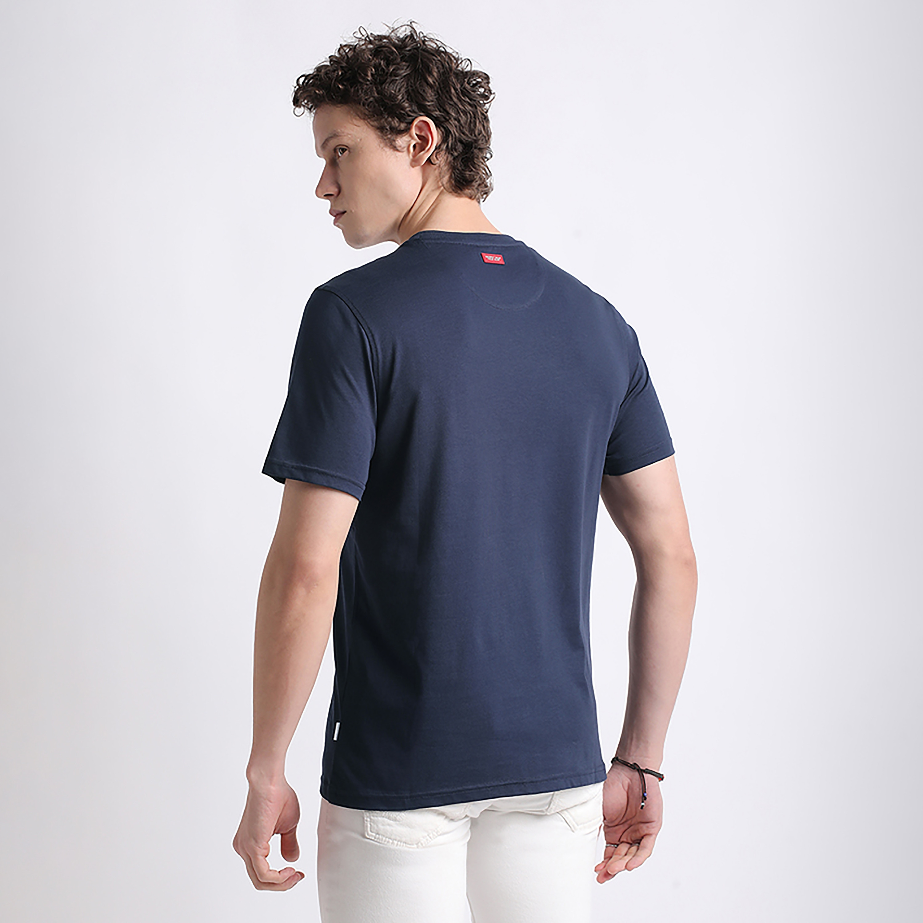 تي شيرت بيفرلي هيلز بولو كلوب بشعار العلامة التجارية وياقة دائرية وأكمام قصيرة للرجال-men-clothing-tshirtsandpolos-tshirts-image-2