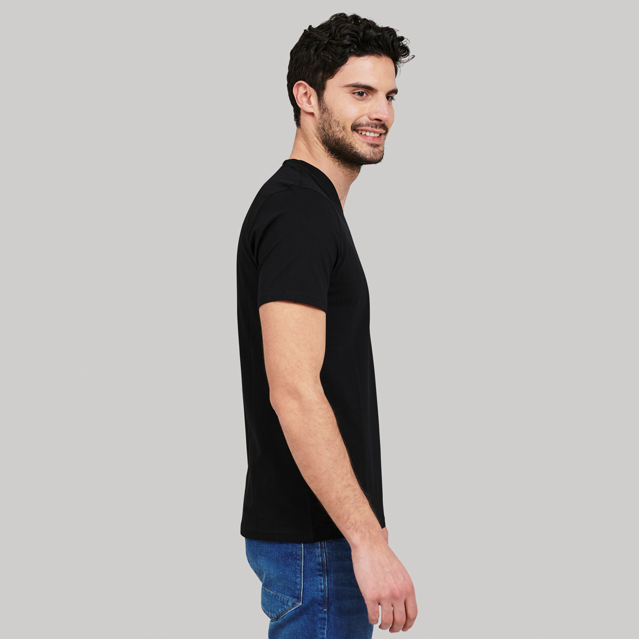 بيفرلي هيلز بولو كلوب-  تي شيرت رجالي سادة بياقة على شكل حرف V وأكمام قصيرة-men-clothing-tshirtsandpolos-tshirts-image-3