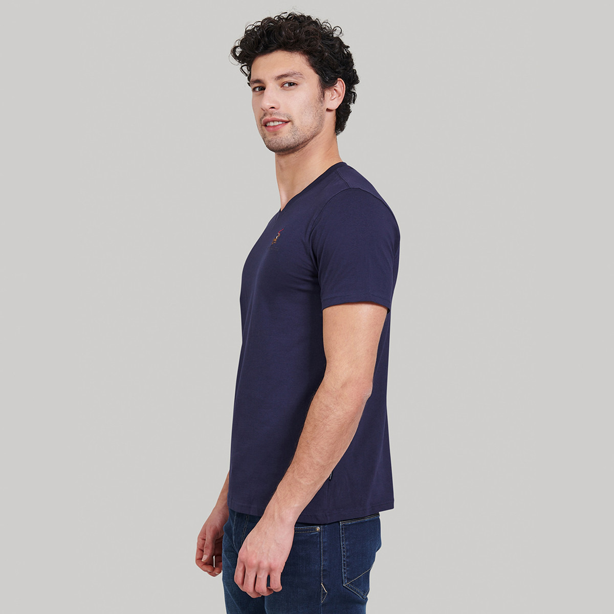 تي شيرت بيفرلي هيلز بولو كلوب بياقة على شكل وي وأكمام قصيرة مع شعار-men-clothing-tshirtsandpolos-tshirts-image-6