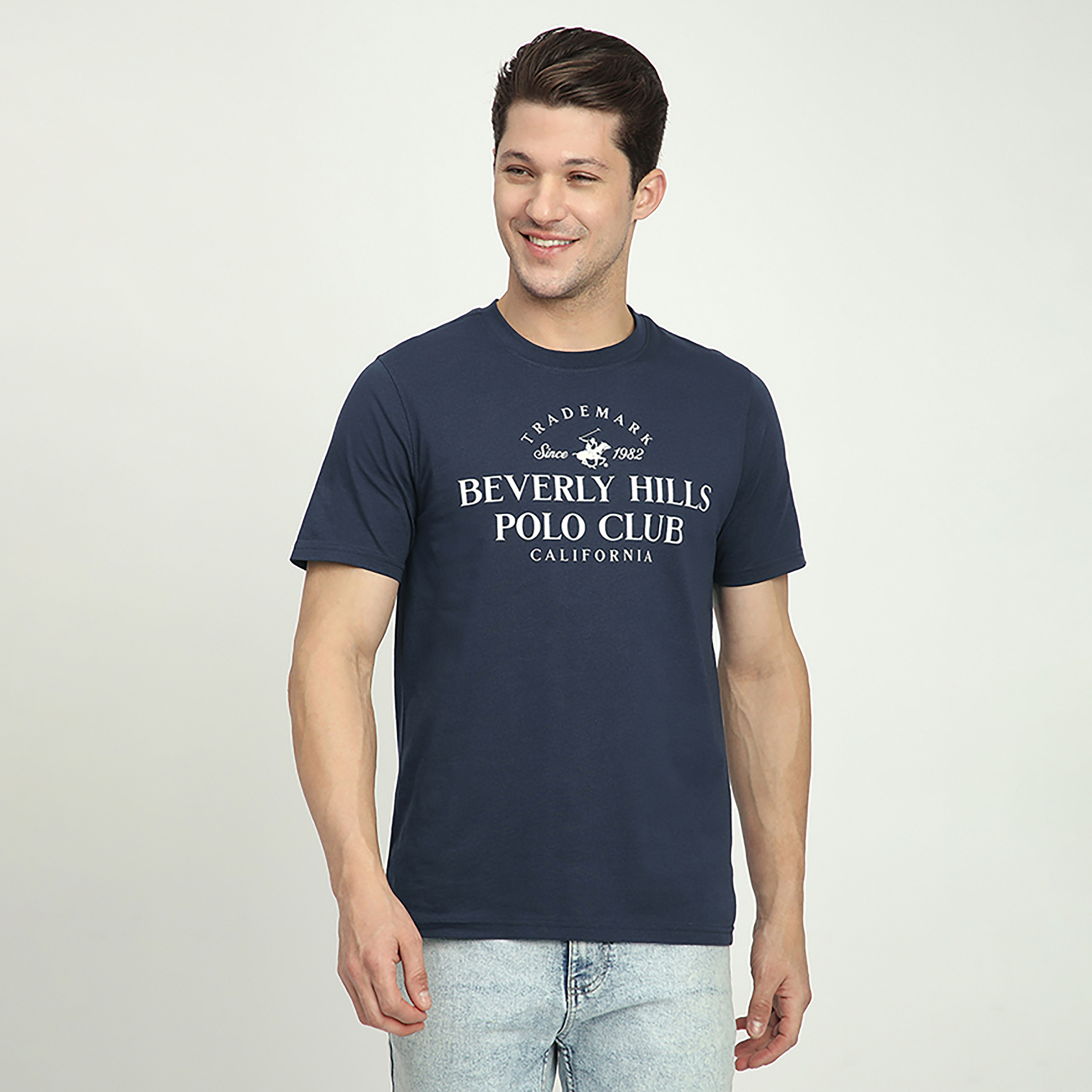 تي شيرت رجالي بأكمام قصيرة ورقبة دائرية وطبعة شعار من بيفرلي هيلز بولو كلوب-men-clothing-tshirtsandpolos-tshirts-image-1