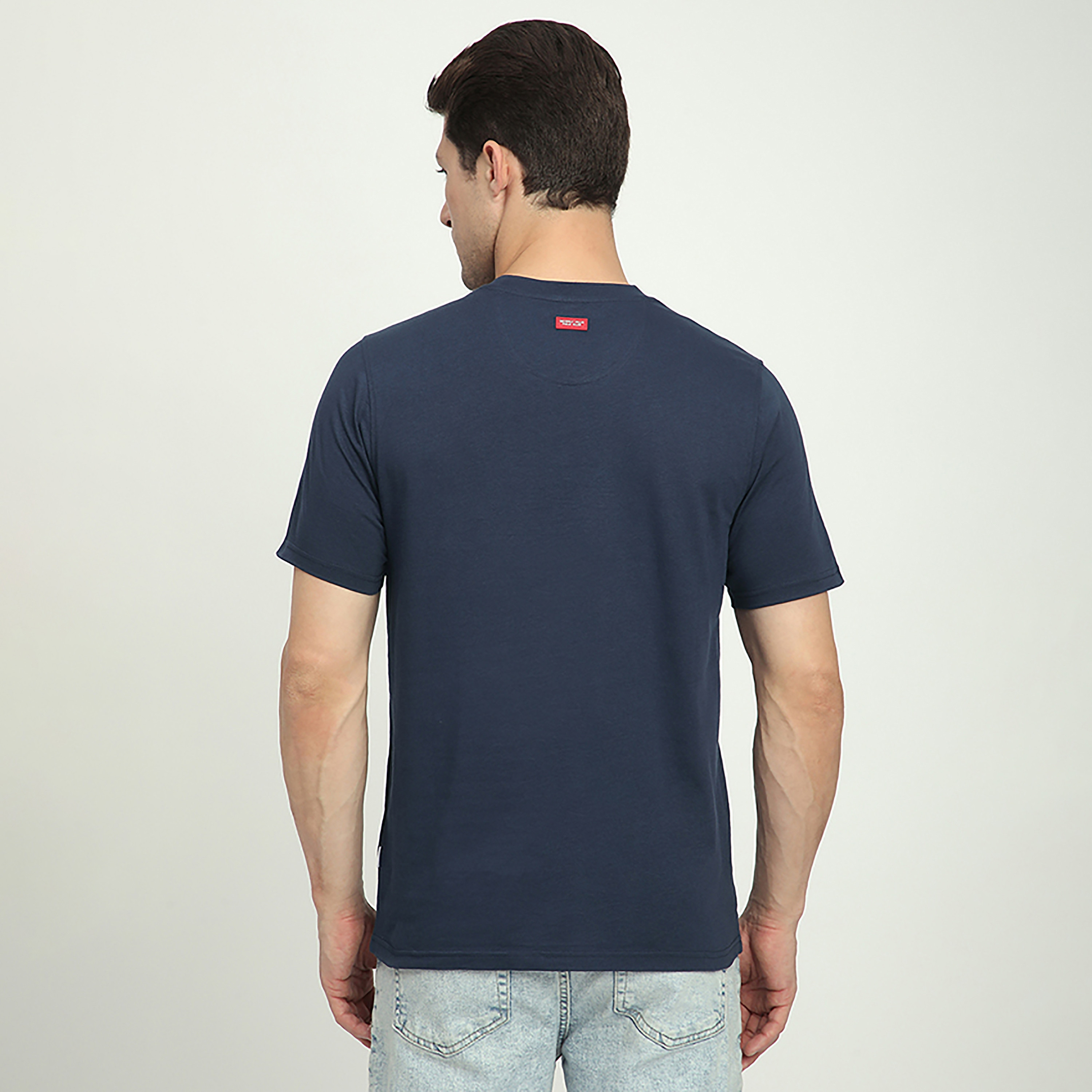 تي شيرت رجالي بأكمام قصيرة ورقبة دائرية وطبعة شعار من بيفرلي هيلز بولو كلوب-men-clothing-tshirtsandpolos-tshirts-image-4